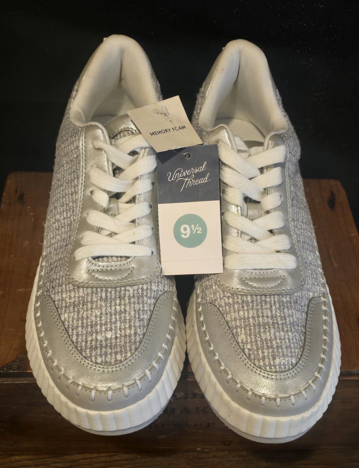 Universal Thread Womens Silver Persephone Sneakers Memory Foam Sz 9.5 New w Tags