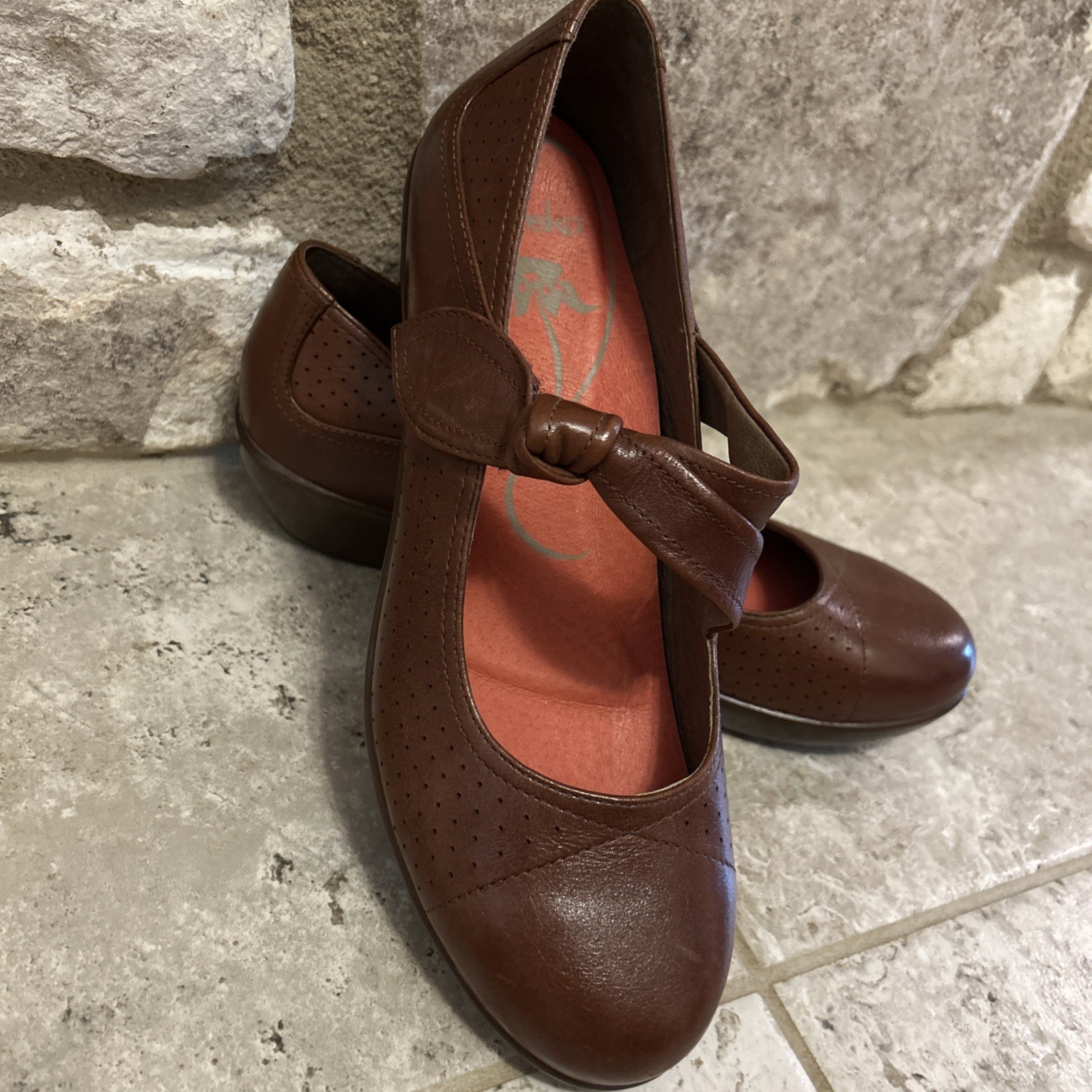 Dansko Leather Mary Janes Deidra Knot Brown Cognac Hook Loop Sz 39/8.5 NWOB