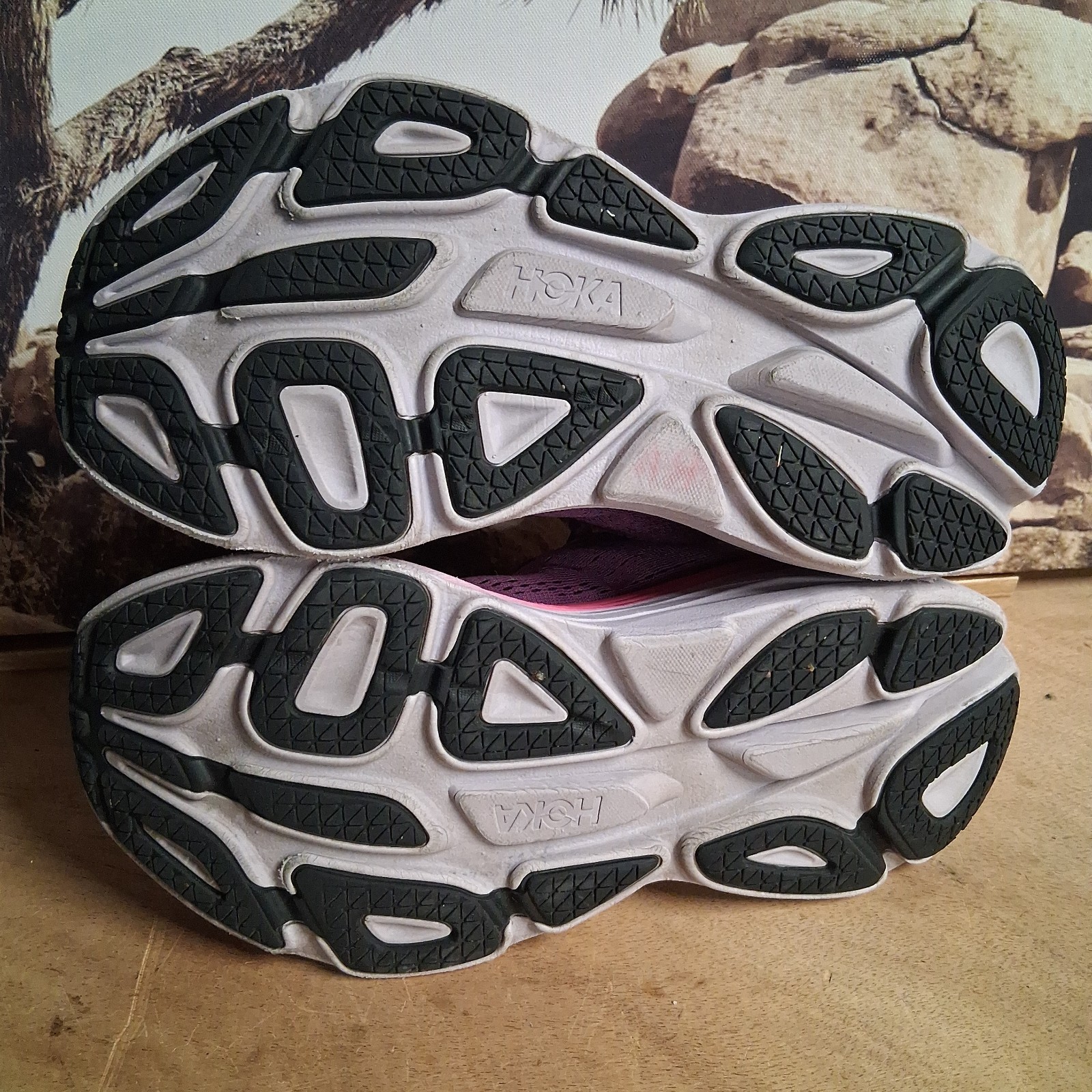 Hoka One One Bondi 8 Running Shoes Size Women’s 8B Purple Pink