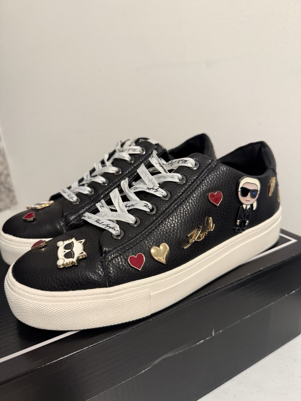 Karl Lagerfeld Cate & Heart Pins Charms Platform Sneaker Womens 8 Black Shoes