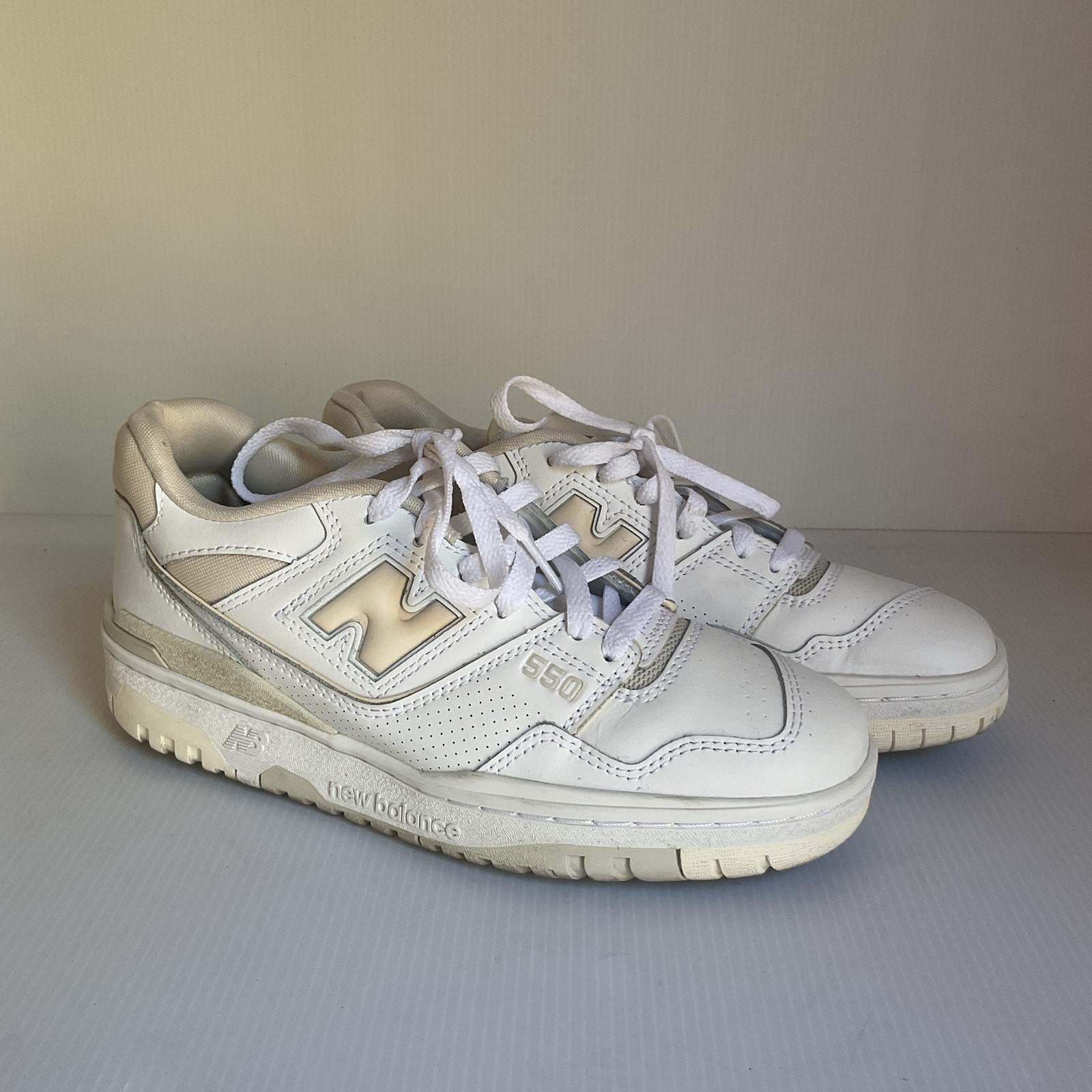 New Balance 550 White Beige Leather Sneakers Women’s Size 8 EU 39 Retro Classic