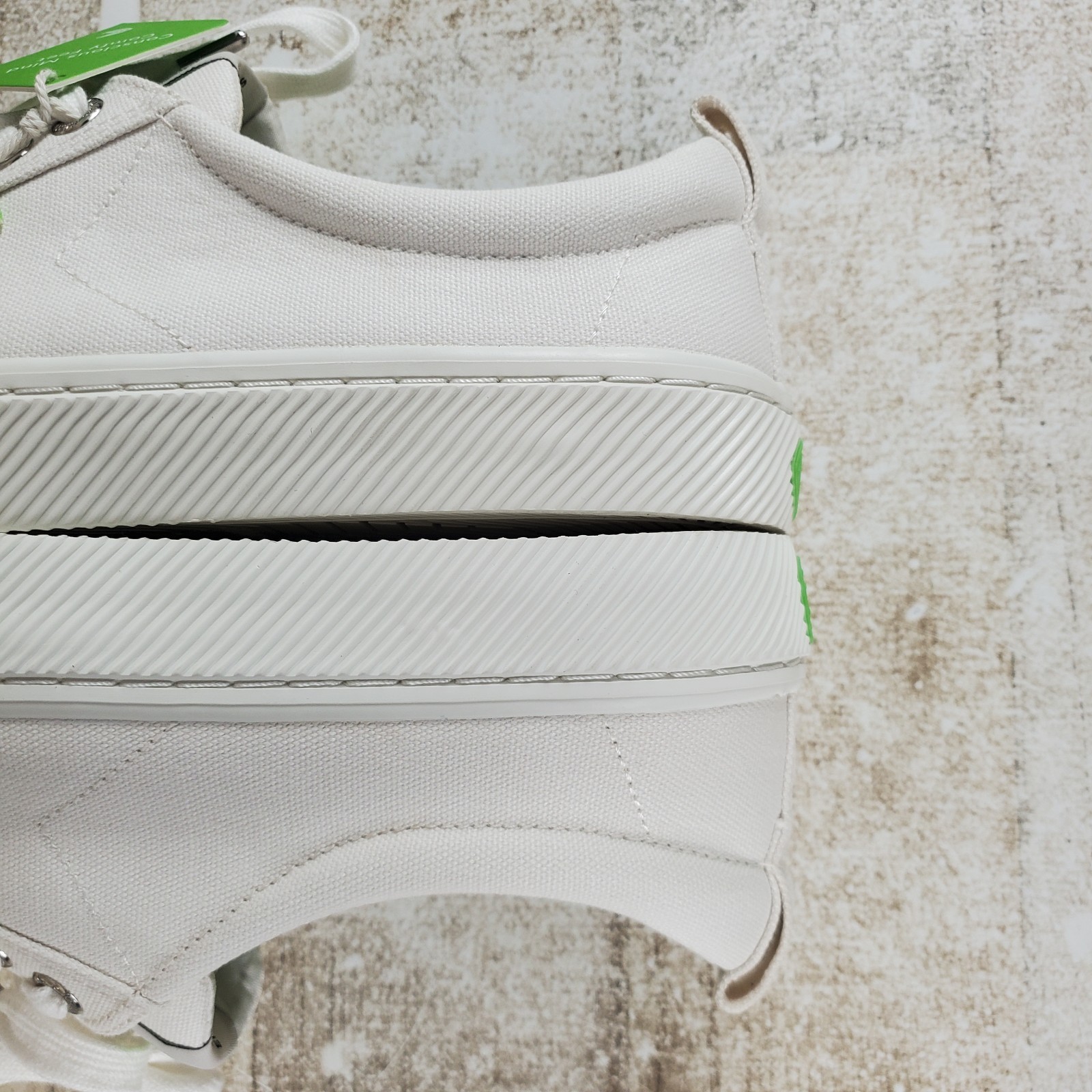 Cariuma OCA Low Shoe Mens Sz 8.5 /Womens 10 Running Off-White Canvas Lace Up