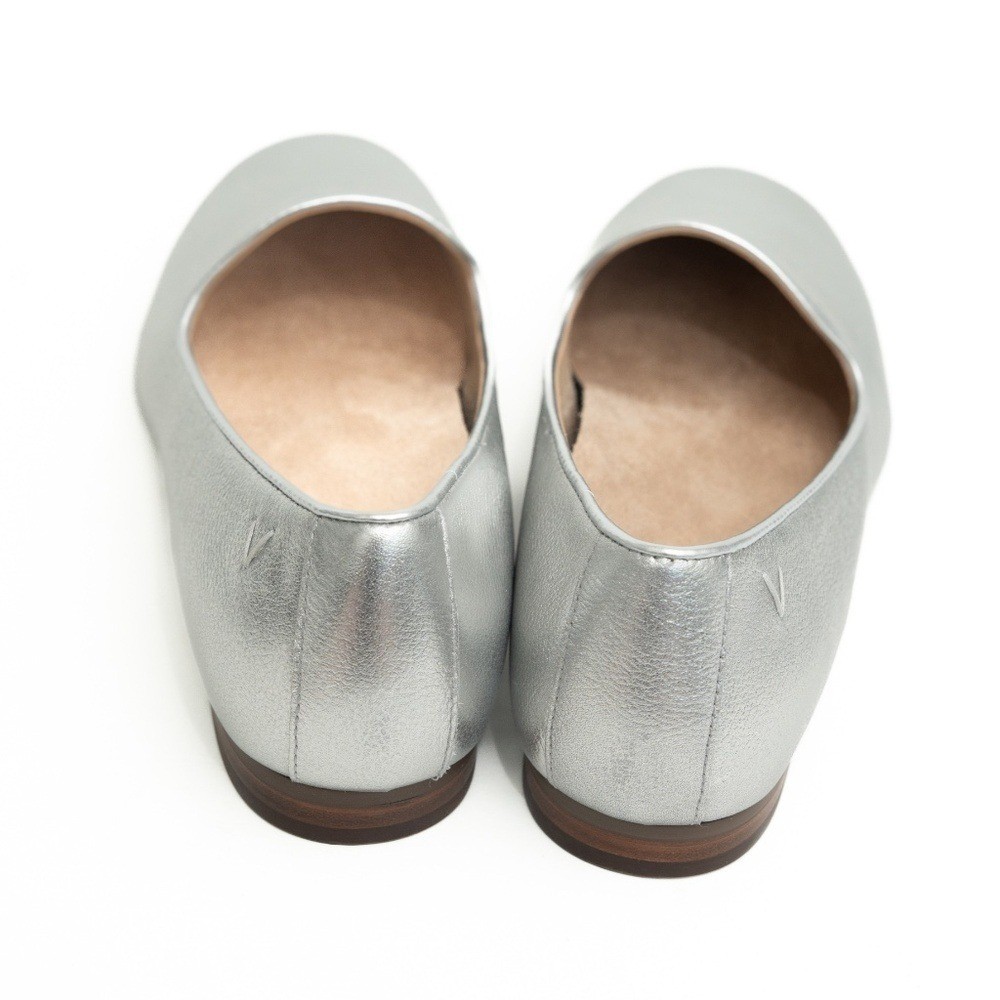 Vionic – Willa II Silver Flats