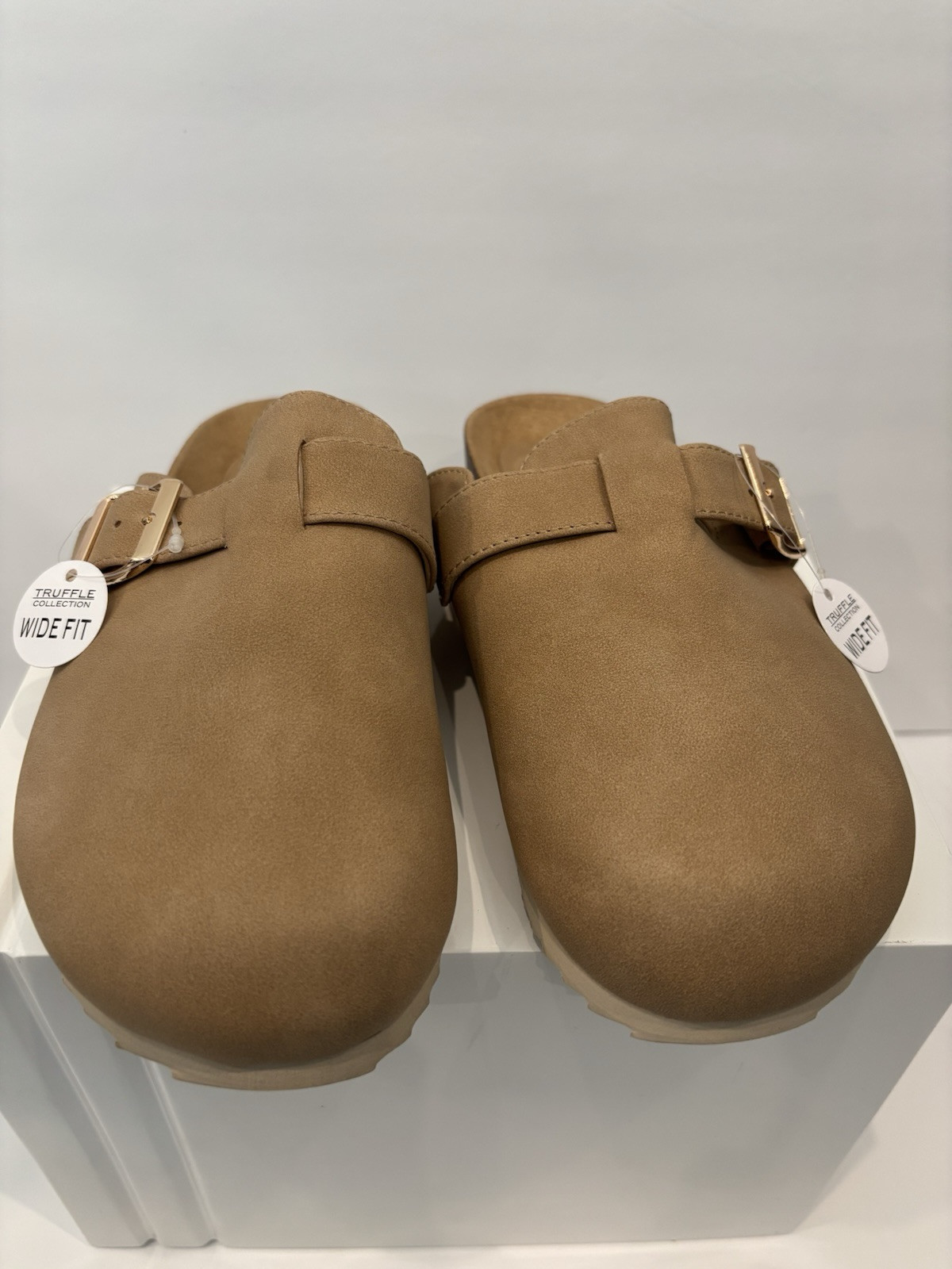 Truffle Brand Ladies Size UK 5/NEW!!/No Box/WideFit Clog Footbed Sandal Beige