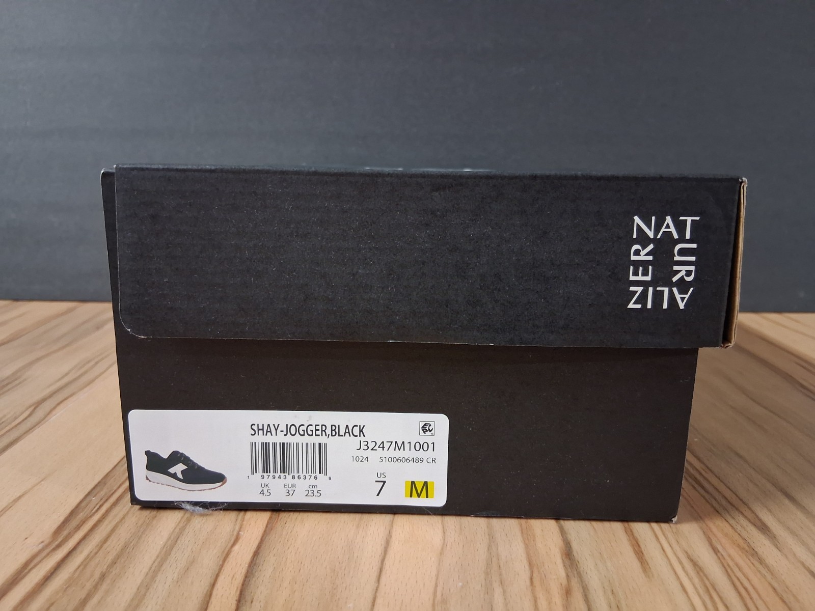 ***NEW*** NATURALIZER women Shay-Jogger Black 7M
