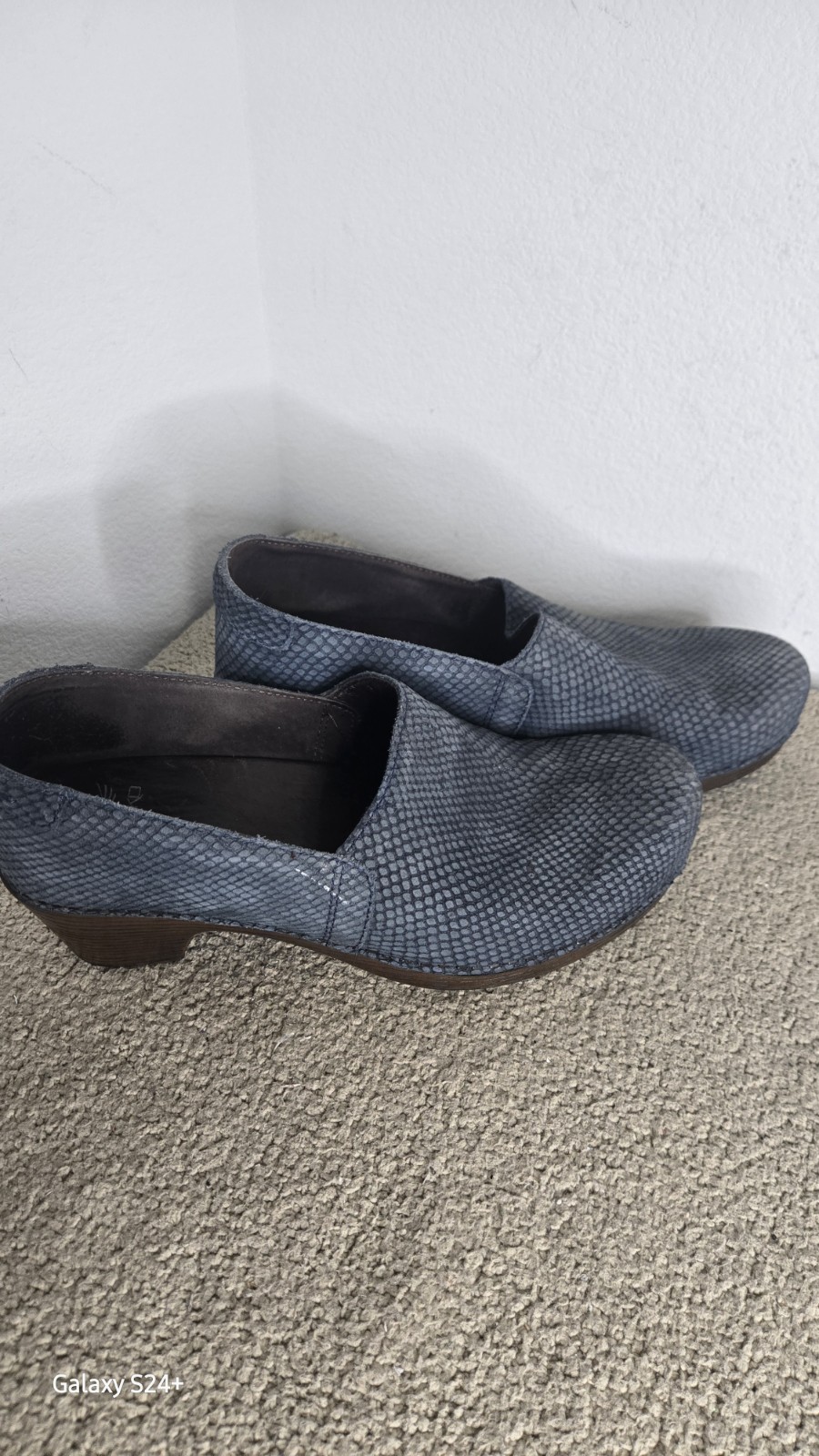 Dansko Womens Size 41 Blue Snake Embossed Suede Comfort Shoes Clog Heels