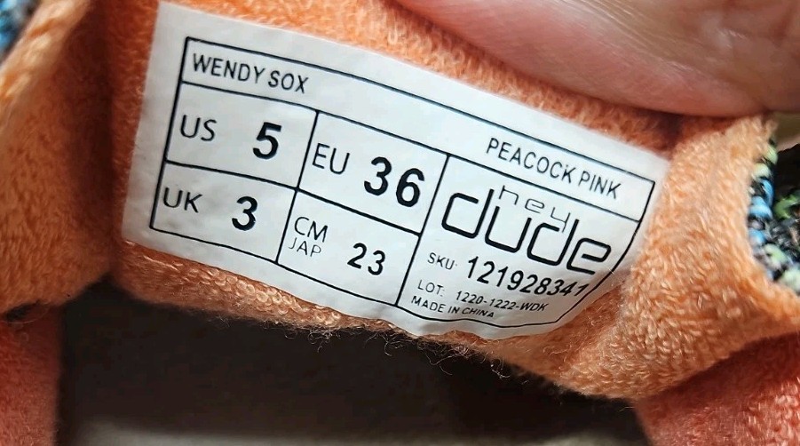 Hey Dude Wendy Sox Women’s Size US 5 Slip On Shoes Peacock Pink Youth Girl