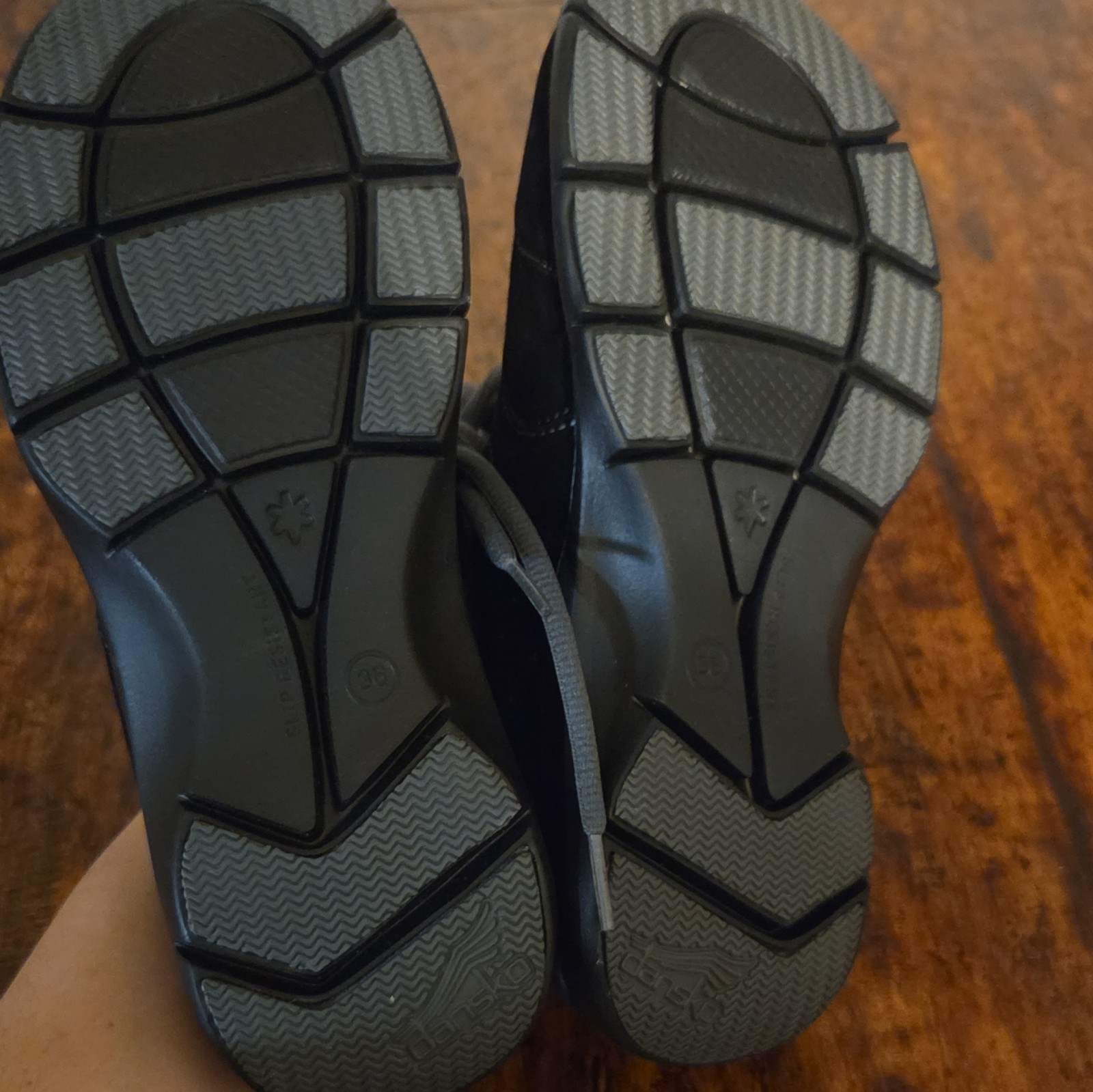 Womens Size 36 (US size 6) Black Dansko Lace Up Shoes