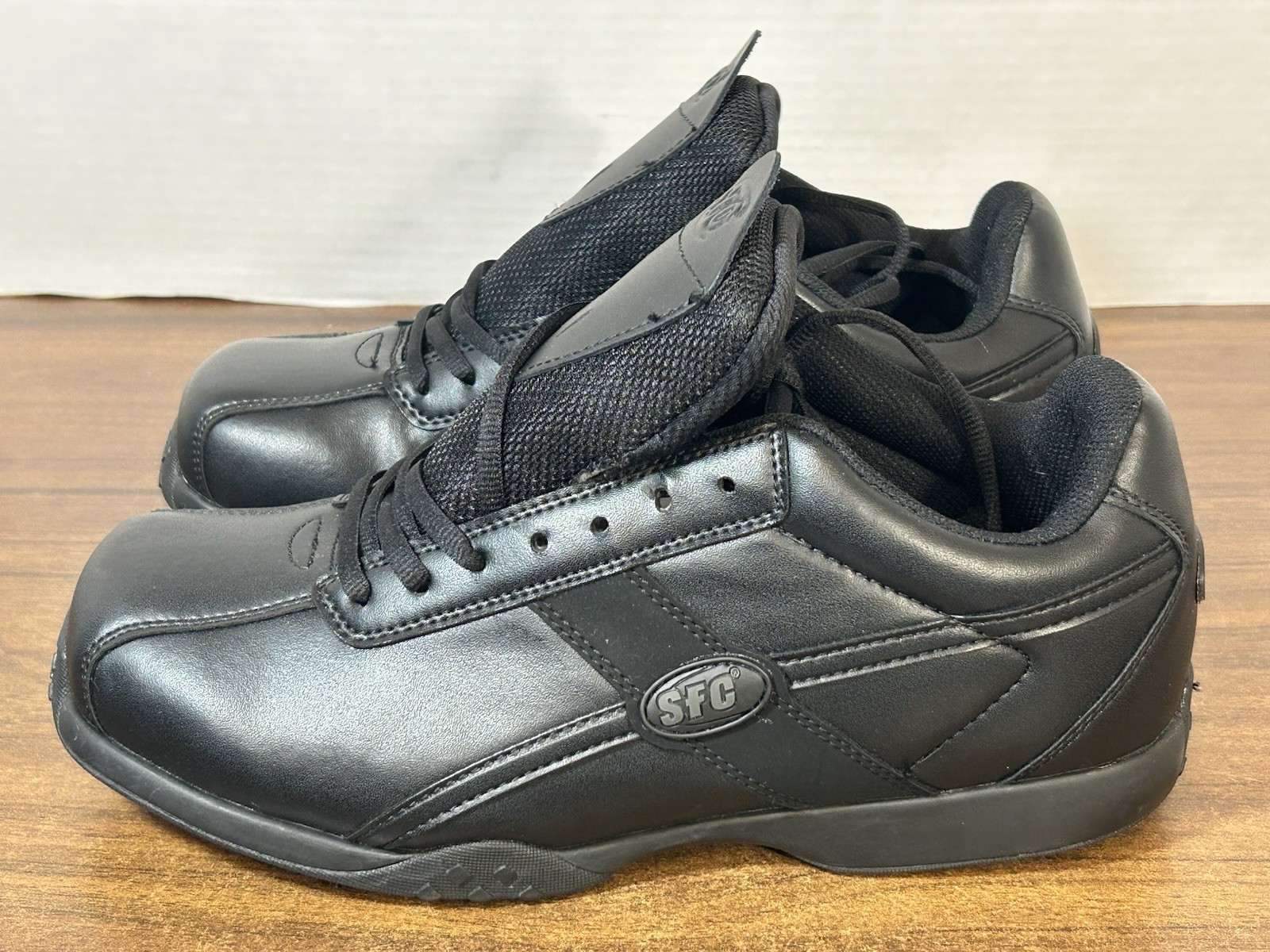 Shoes For Crew SFC Slip Resistant Mighty Grip Women’s 8.5 Black Leather