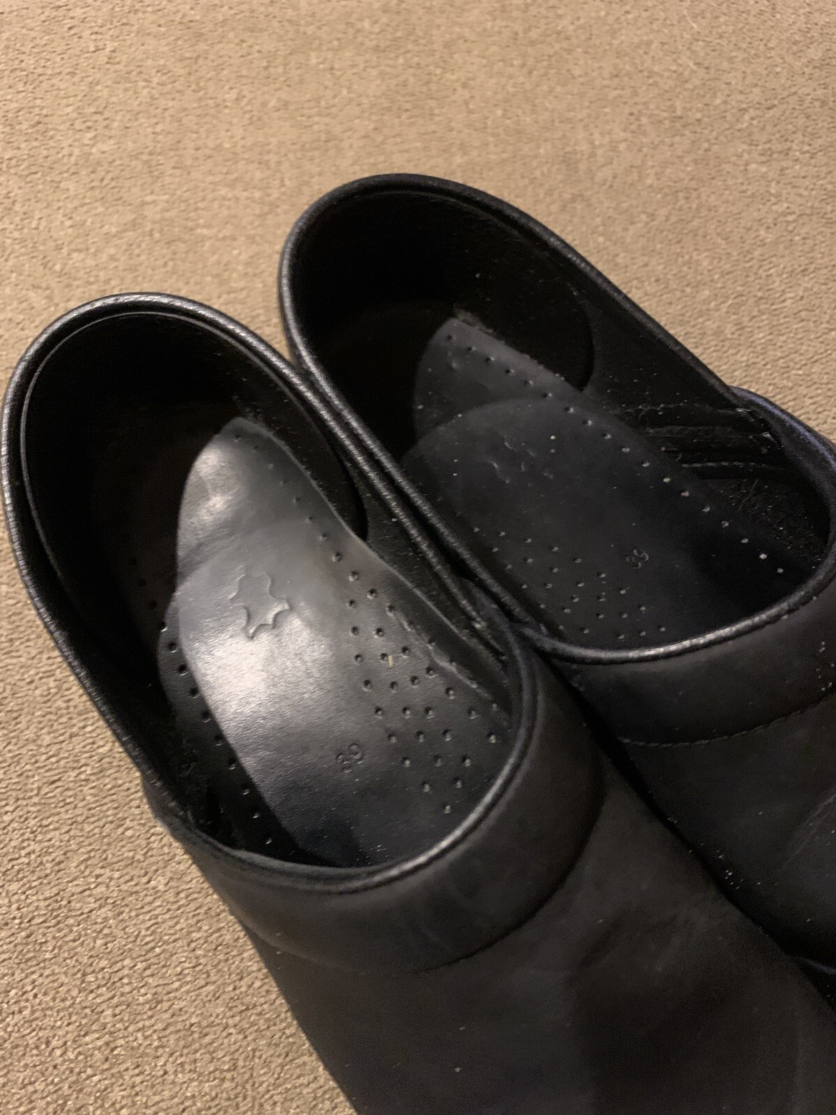 Women’s Size 39 (8.5-9) M Dansko Black Slip On Professional Clogs (TD)