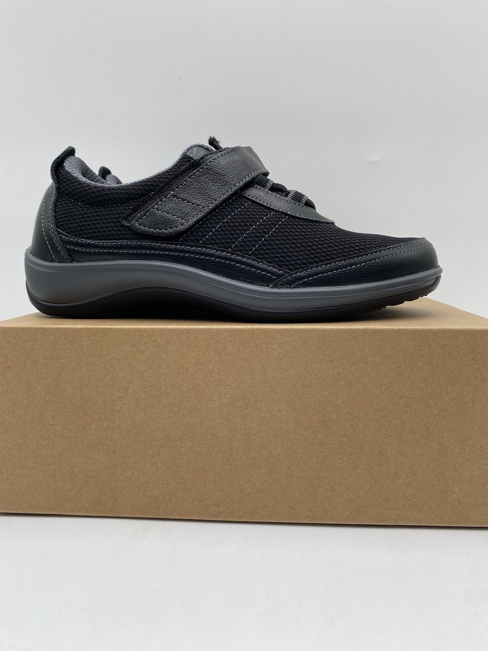 OrthoFeet BREEZE Women’s NEW Slip-on Walking Shoes Black Multiple Sizes