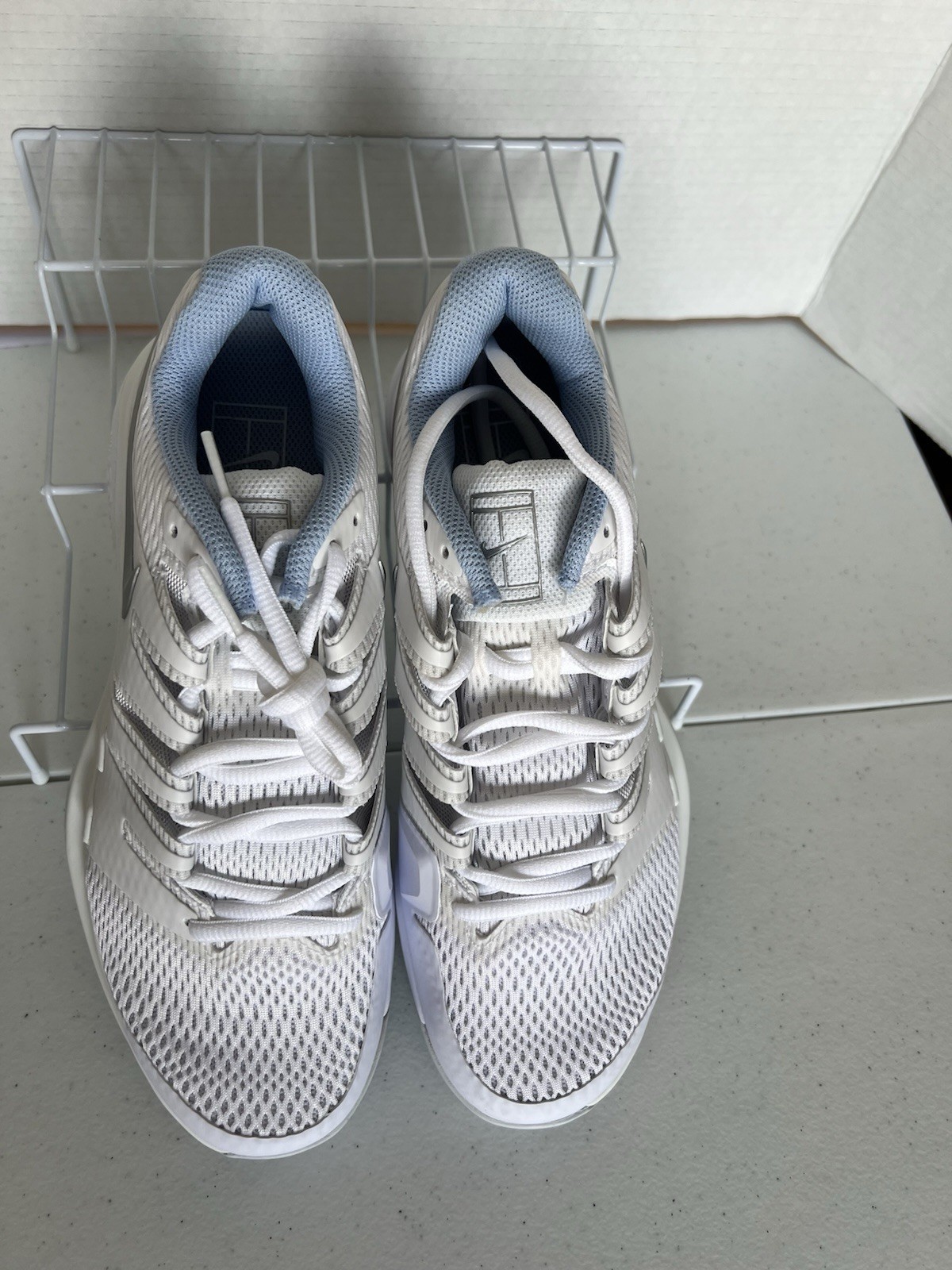 Nike Court Air Zoom Vapor X HC Womens Shoes White Silver AA8027-105 Size 9.5 NEW