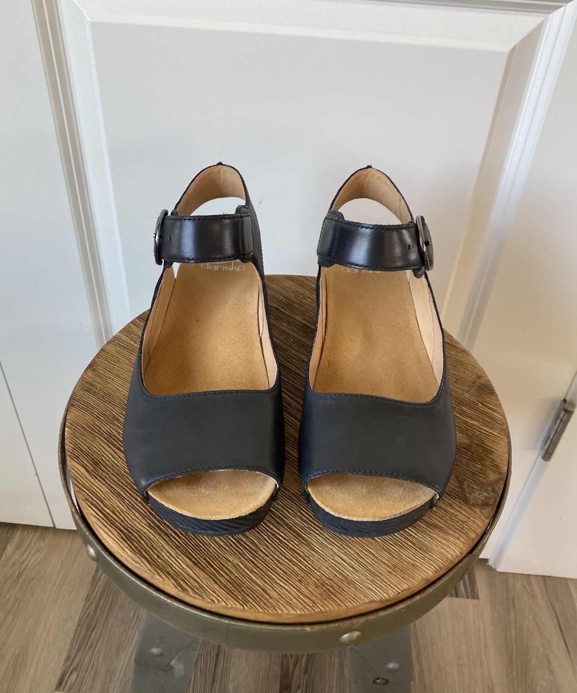 Dansko Black Wood Wedge Heel Clog Comfort Adjustable Strap Sandal Sz 40 US 9