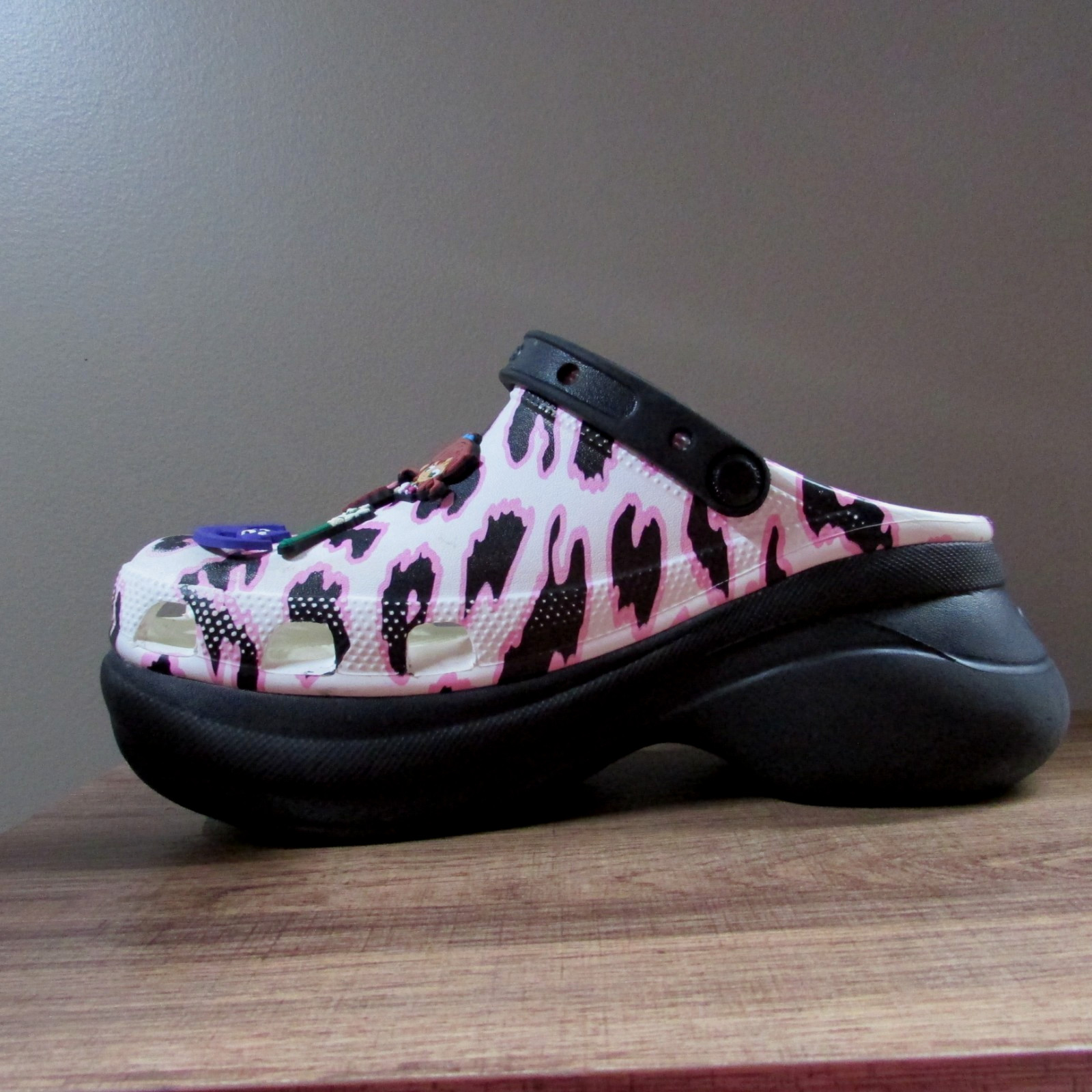 CROCS Ron English Party Animals Bae Limited Edt platform leopard/jibbitz clogs 9