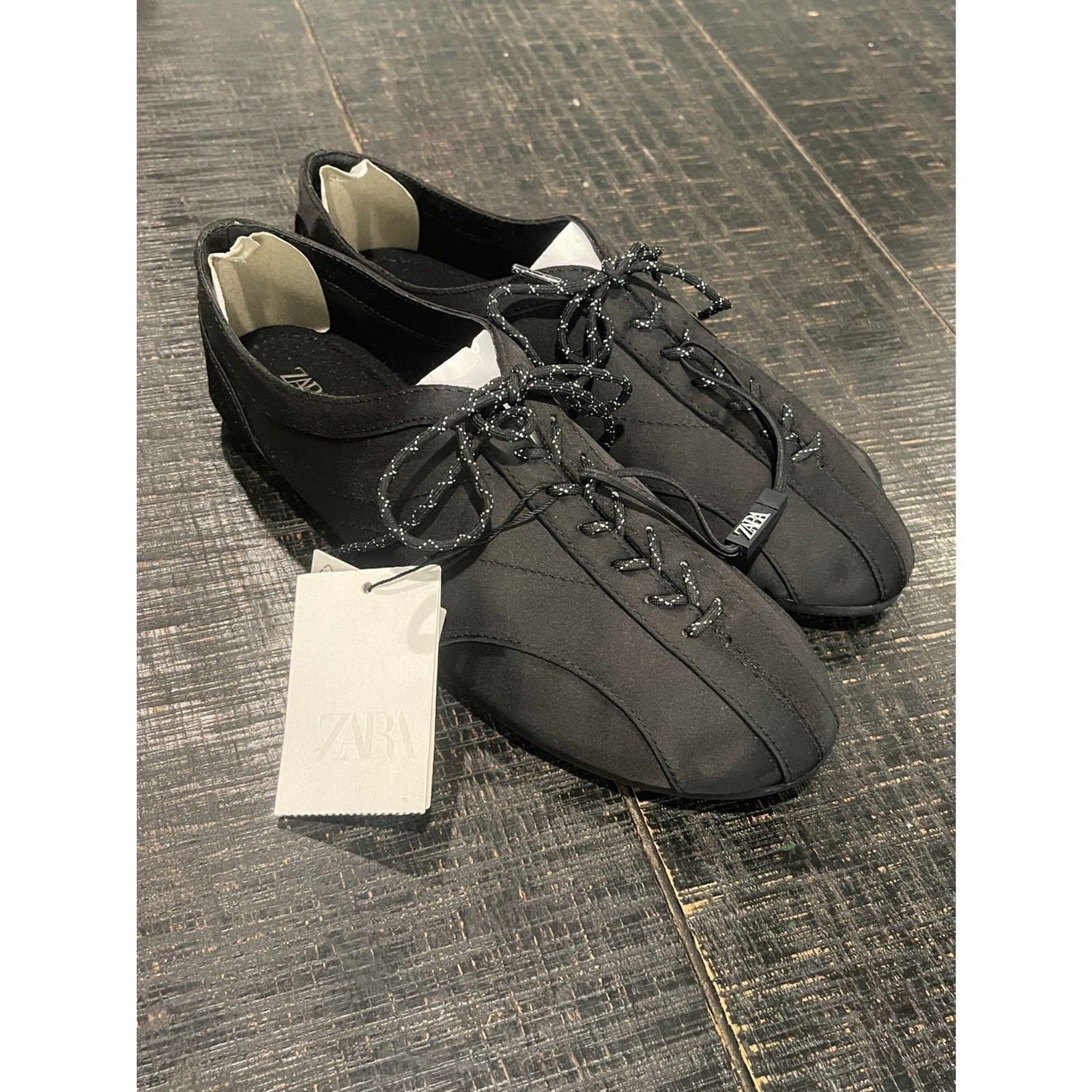 ZARA Sporty Lace-up Ballet Flats