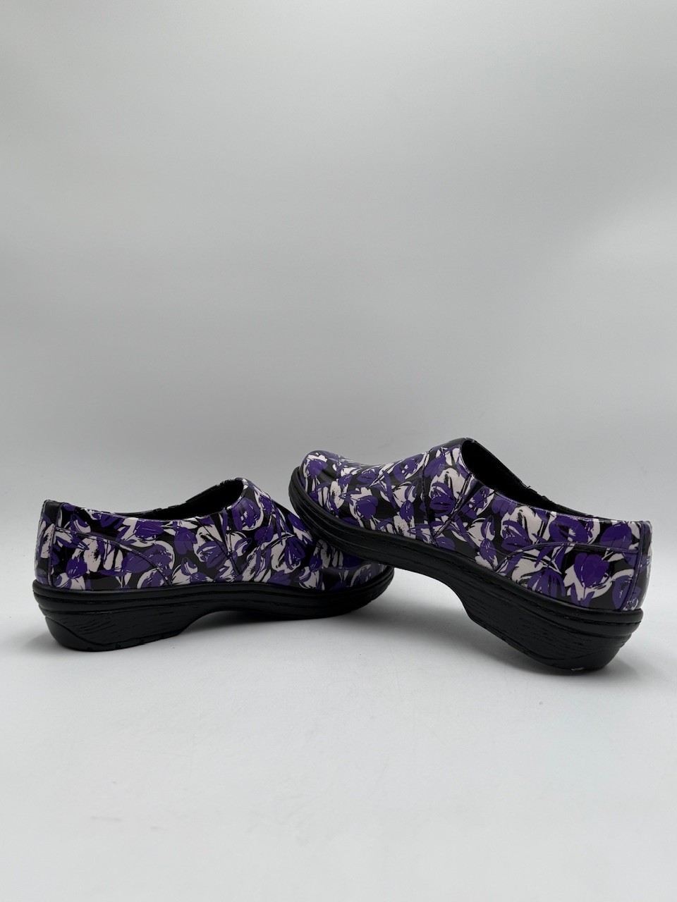 Klogs MISSION BRUSH STROKES PATENT Women’s NEW Comfort Shoe Purple Multiple Size