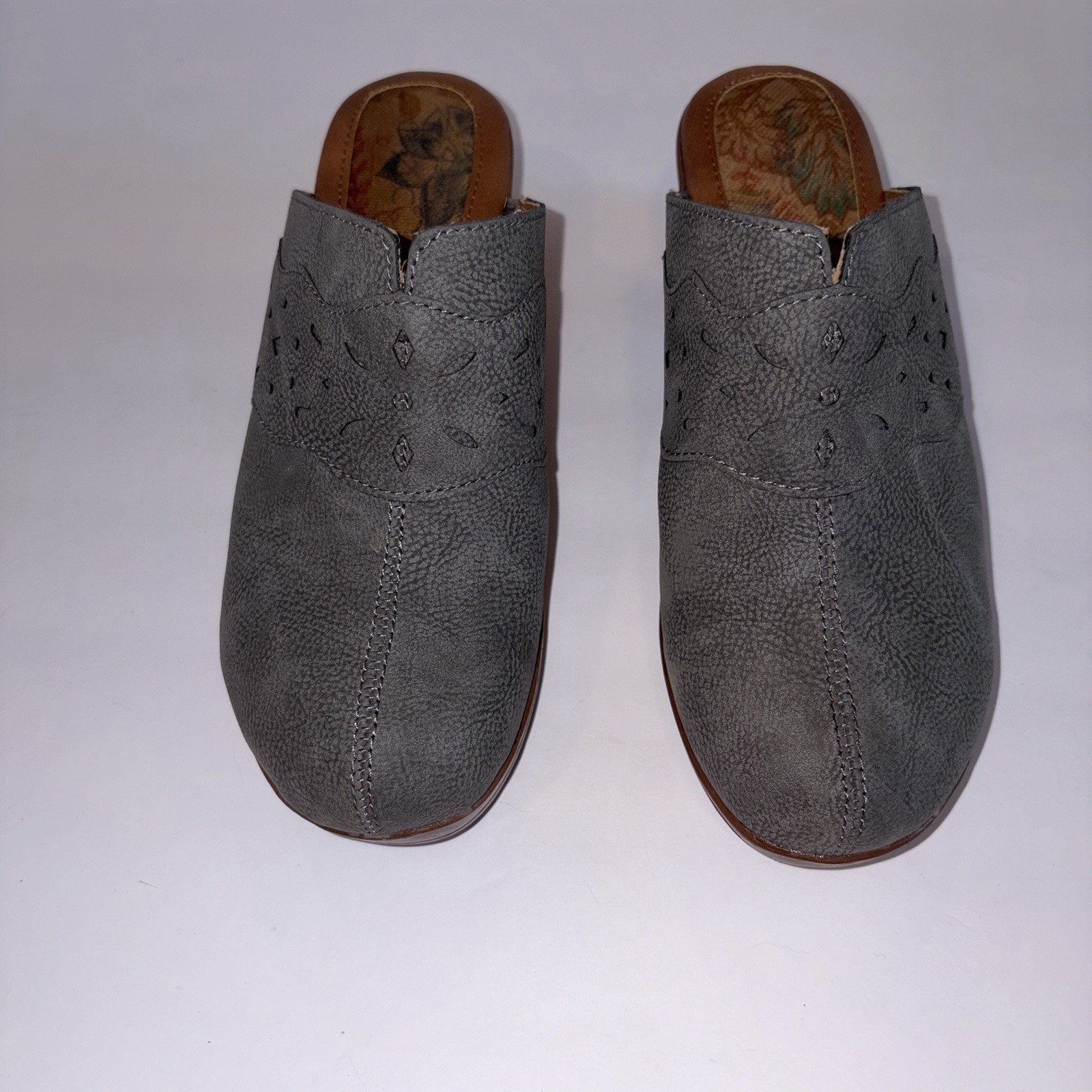 BOC Women’s Suede Clog Gray