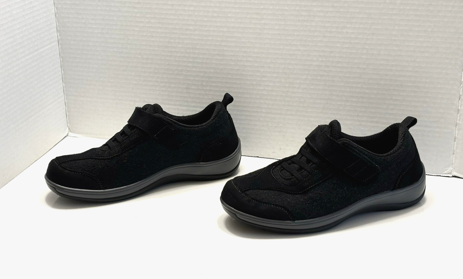 Orthofeet Volcano Women Size 7 M Black Orthopedic Adjustable Strap Comfort Shoes