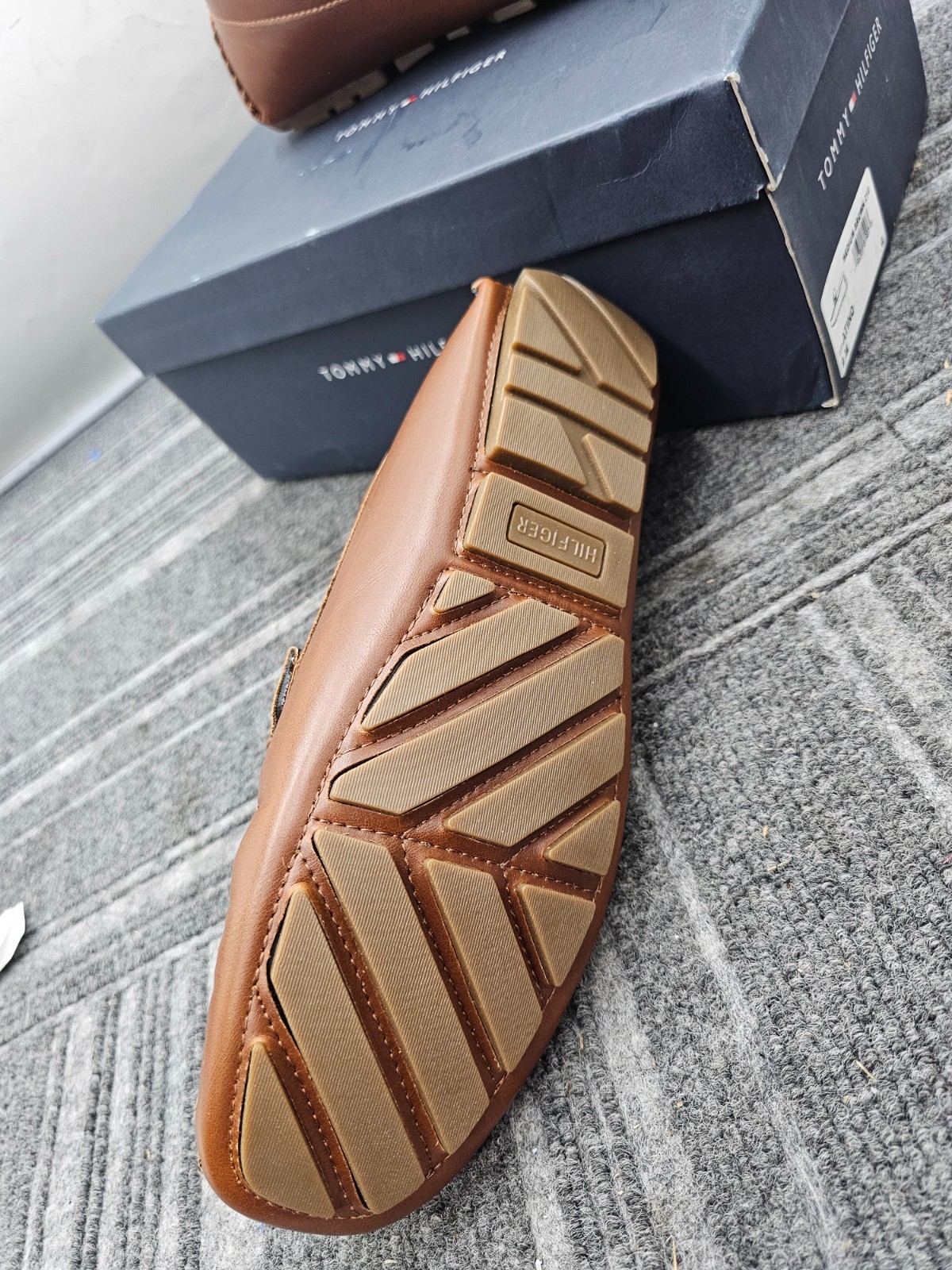 Tommy Hilfiger Tmatino Adaptive Men’s Medium Brown 210 Color Size 9 M