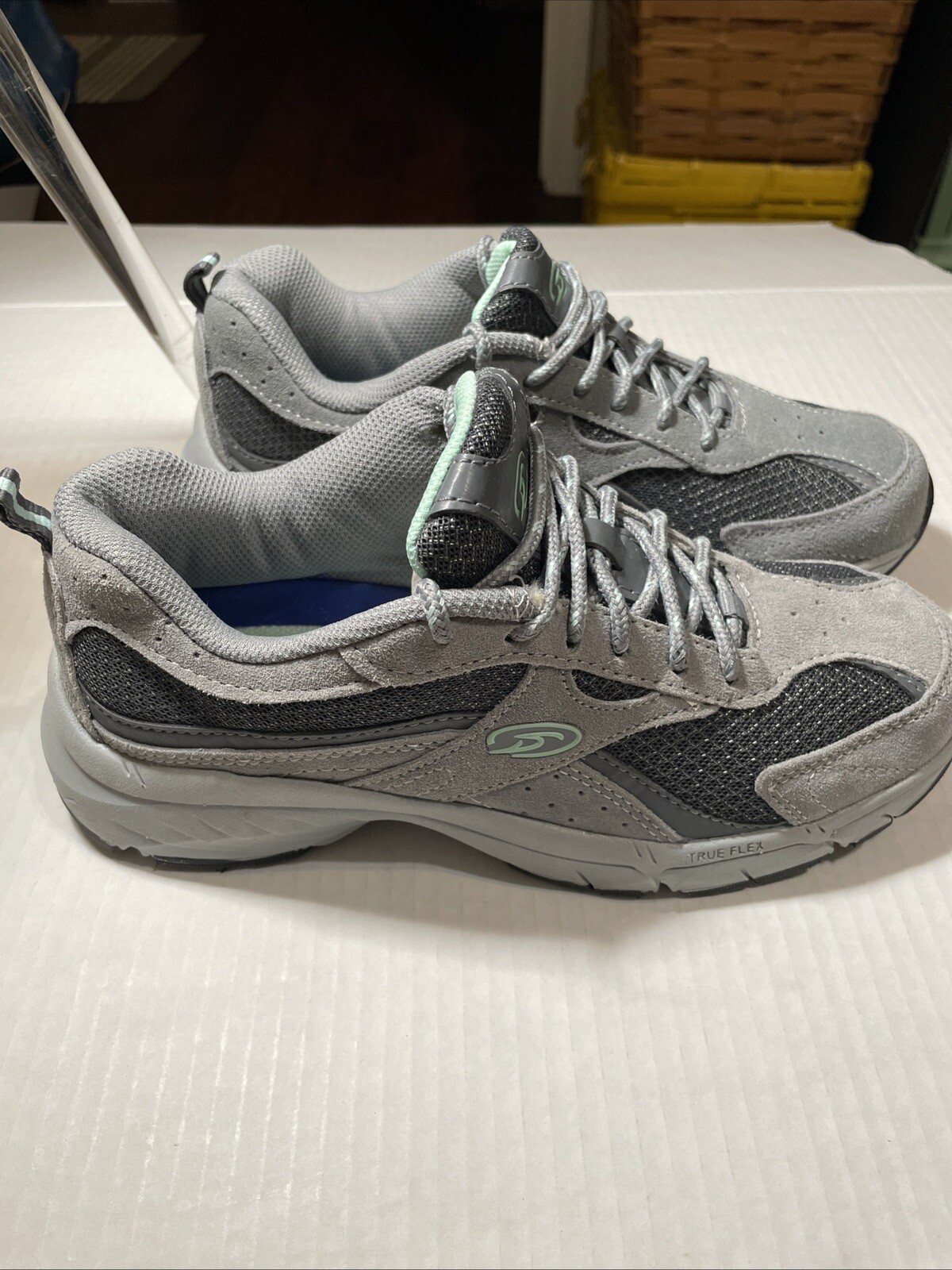 DR. SCHOLLS Gray Suede Casual Active Walking Hiking Comfort Womens Size 7 Shoes