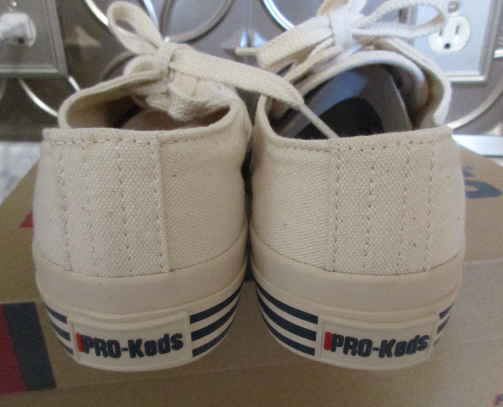 Men’s Women’s Off White & Blue Super 69ER PRO-KEDS – 6.5 Man – New