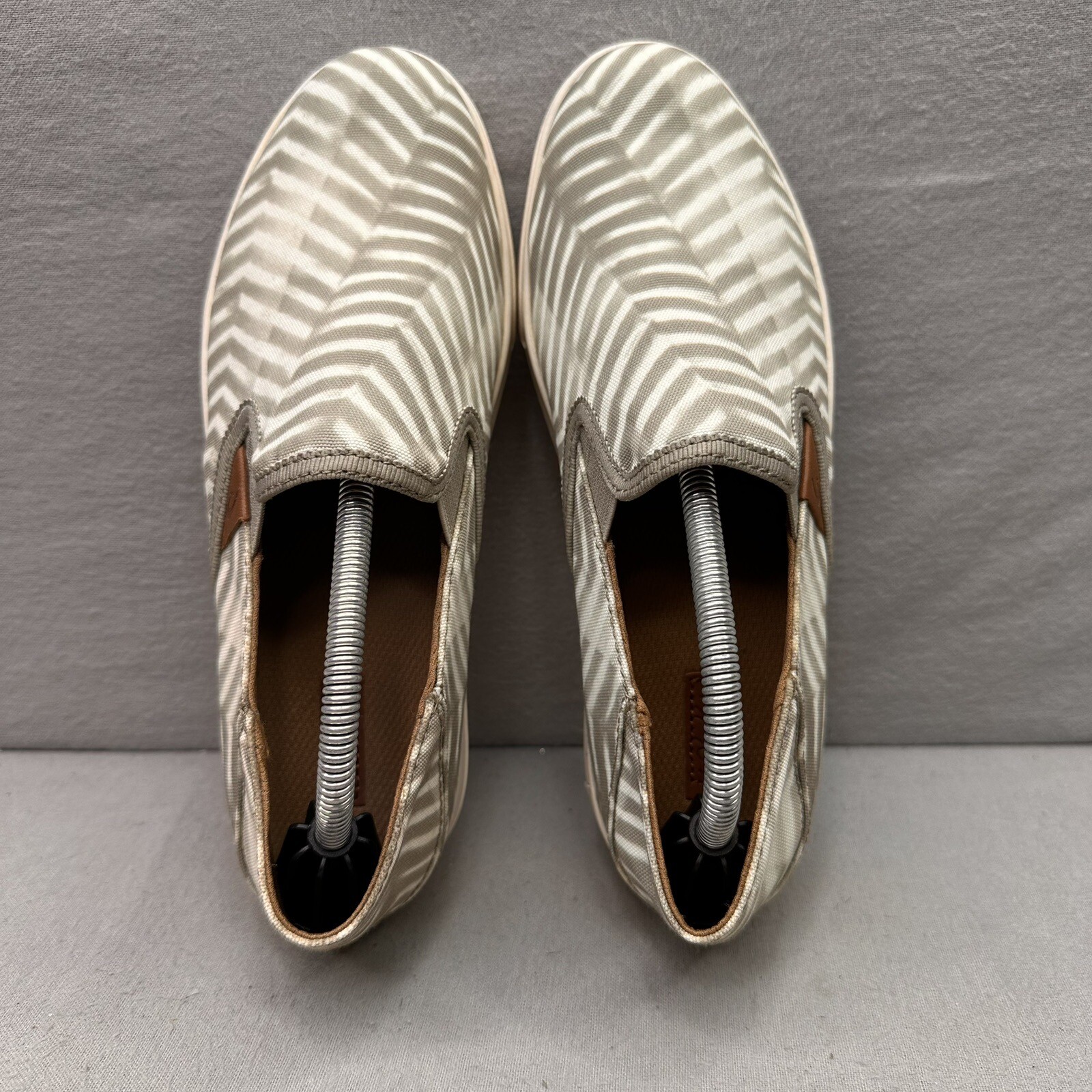 OluKai Pehuea Pai Womens Size 7 Shoes Gray/Off White Canvas Slip On Sneakers