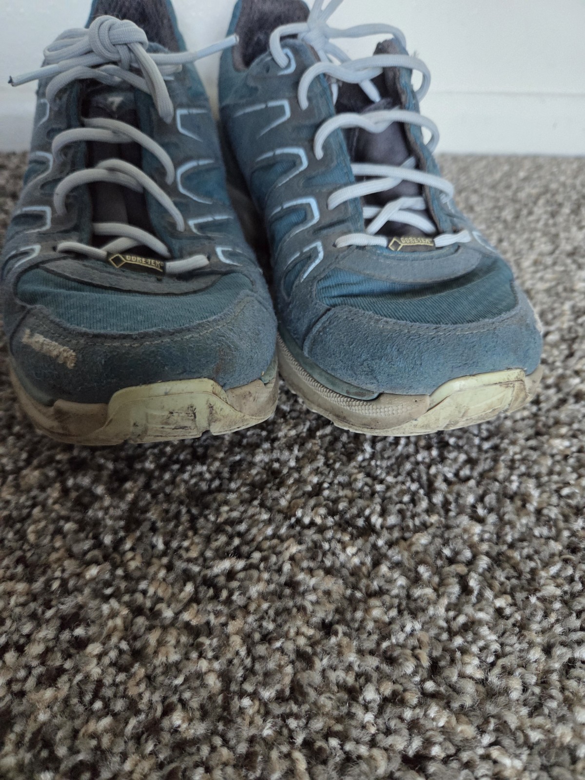 Women’s sneakers LOWA INNOX EVO GTX LOWS Size 7.5 Hiking Walking Waterproof
