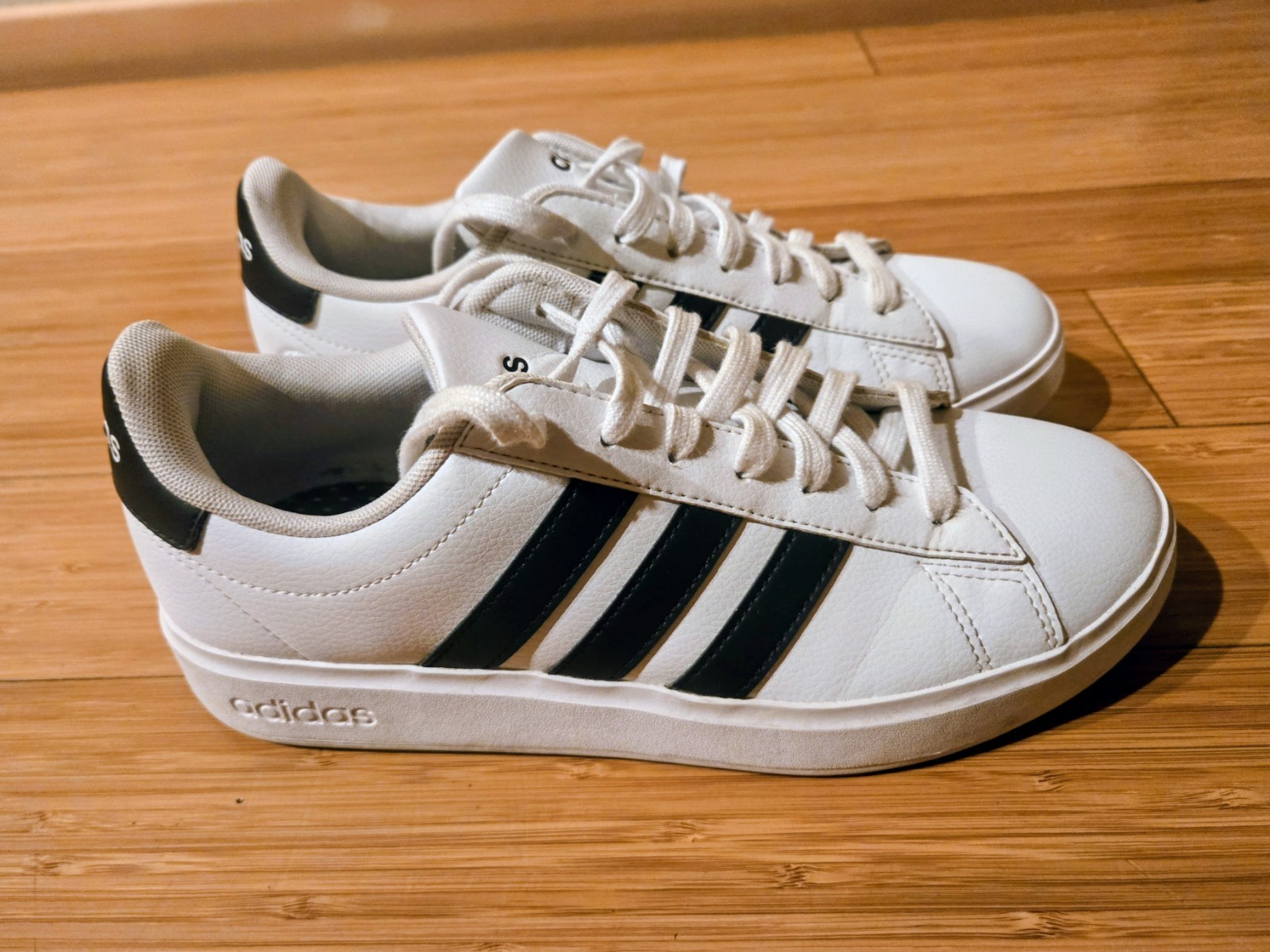 adidas Grand Court 2.0 Women’s Size 8 Casual Shoes White/Black