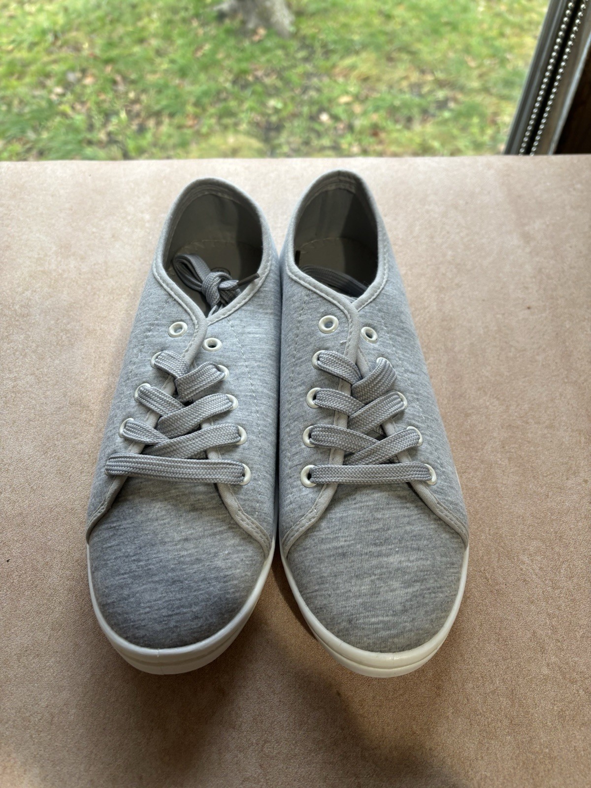 New Canvas Gray Women Shoe Sz 10 Casual Walking Beach Gym Comfy & Cute Fast Ship