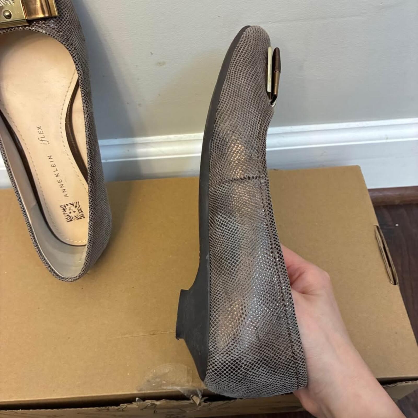 Anne Klein Sport Flex Gray Textured Ballet Flats Womens Size 7M Metal Buckle