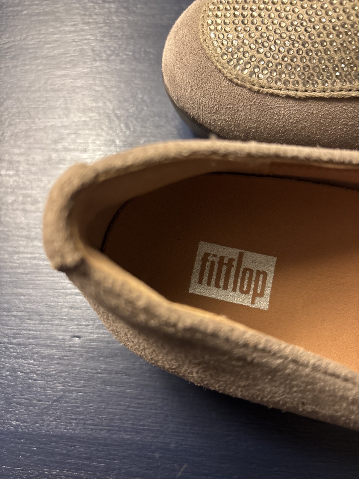 FitFlop Women Sz 7.5 Slip On Loafer Sneaker Taupe Timberwolf Suede w/Rhinestone