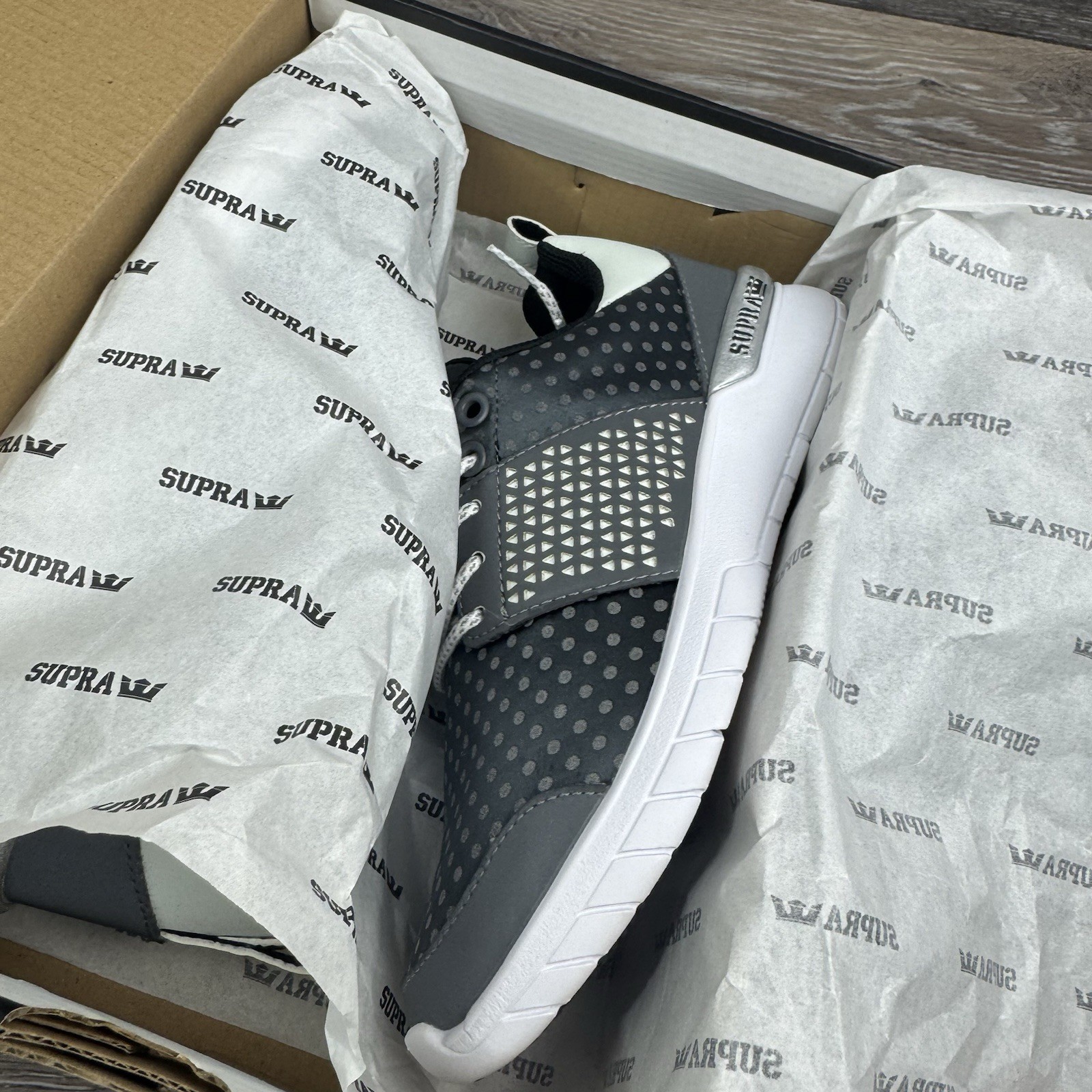 Supra Shoes Women Size 6 Scissor Grey Polka Dot White Lace up Skateboarding