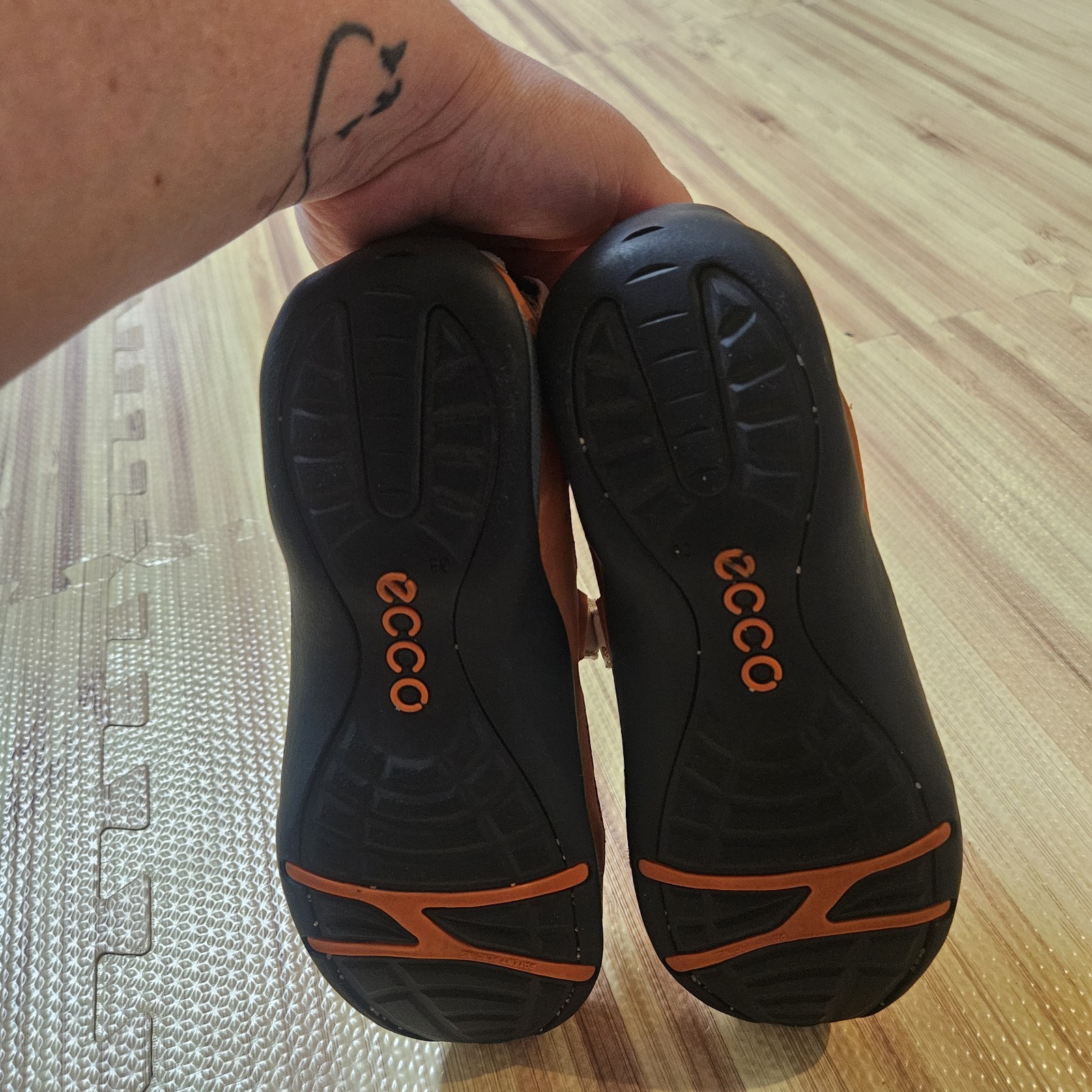 ECCO Receptor Women’s Mary Jane Shoes Size 38 US 7-7.5 Beige Orange Leather