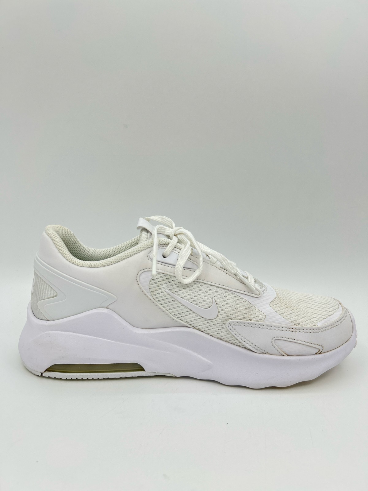 Nike Airmax Bolt Triple White Running Sneakers Size 10 Cushioned Sports Women