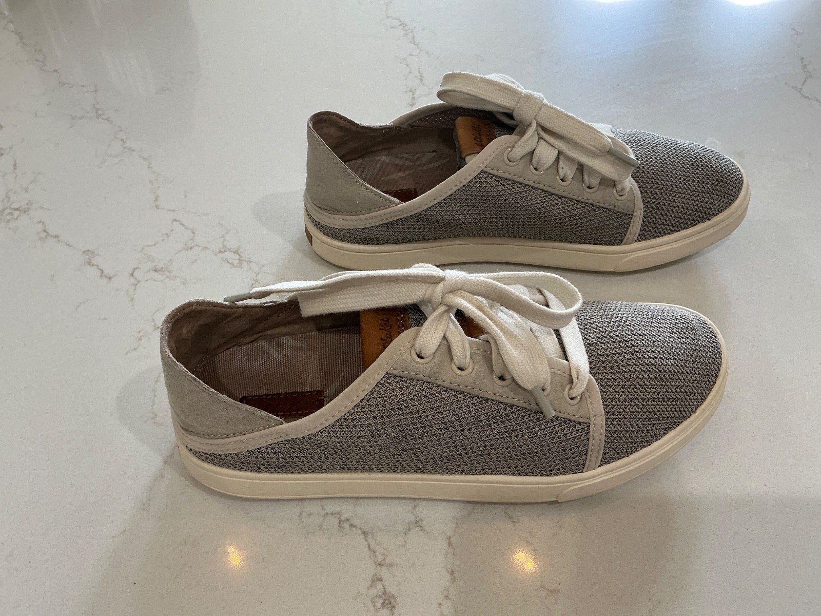 OluKai Women’s Size 7 Taupe Pehuea Li Sneaker Mesh Summer Beachy Slip On