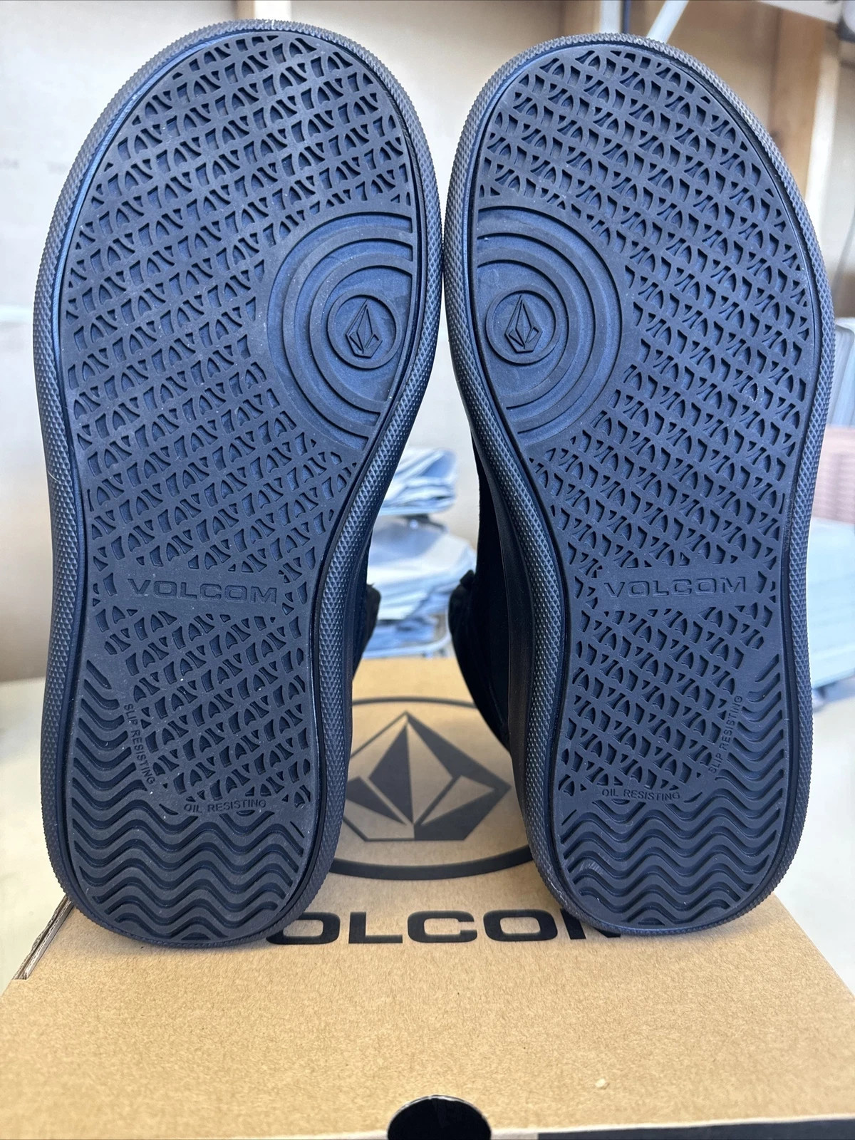 PICK SIZE – Volcom VM30244F Women’s Black Evolve High Top Skate Comp Toe Shoes