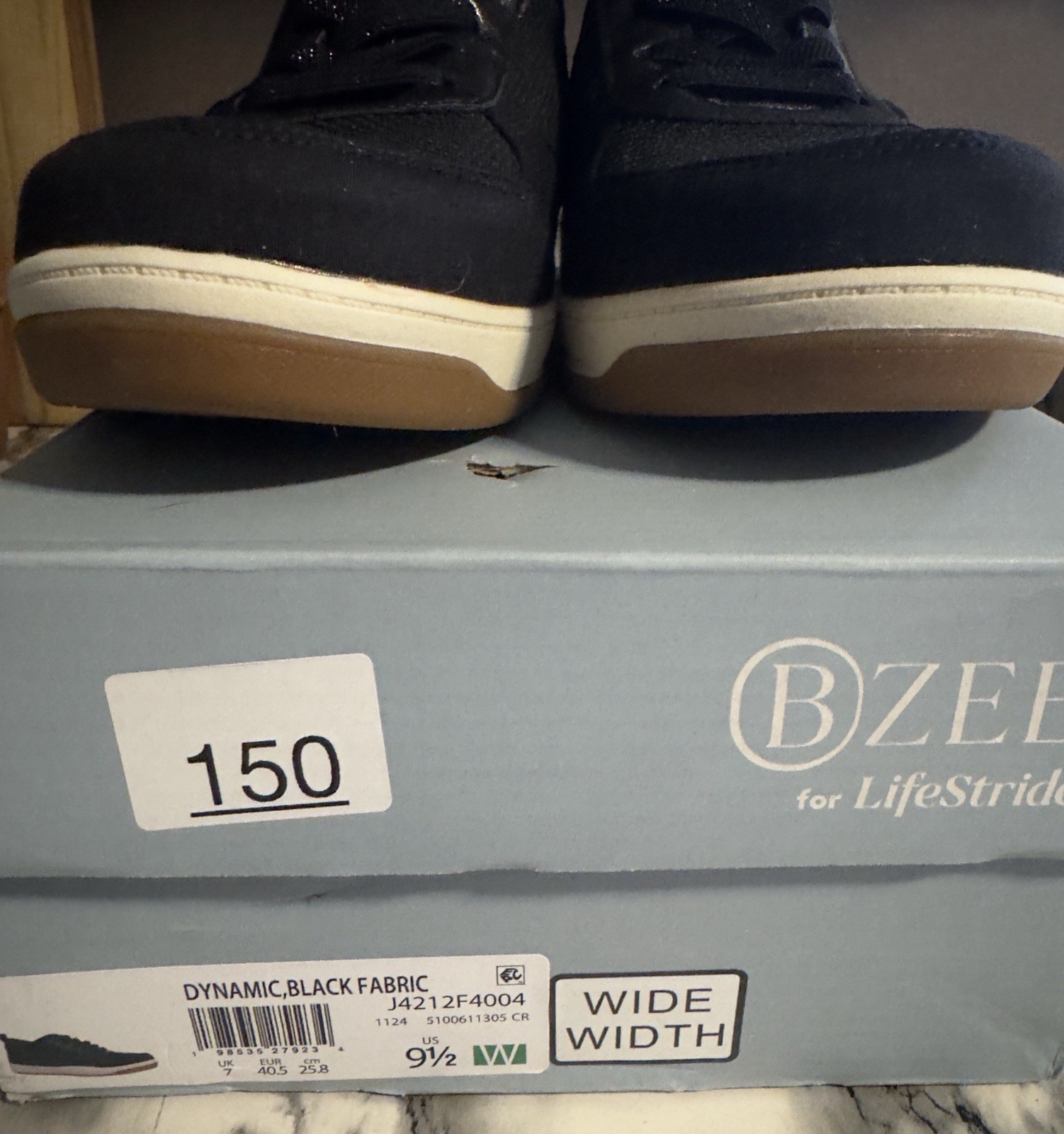 BZEES for LifeStride Dynamic Women’s Black Fabric Lace-Up Sneaker 9.5 W Washable