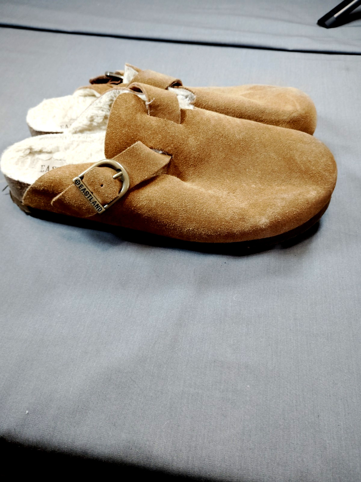 Eastland Women 8M Gina‑Lined Tan Suede Slip‑On Clogs Comfort Preppy Casual EUC