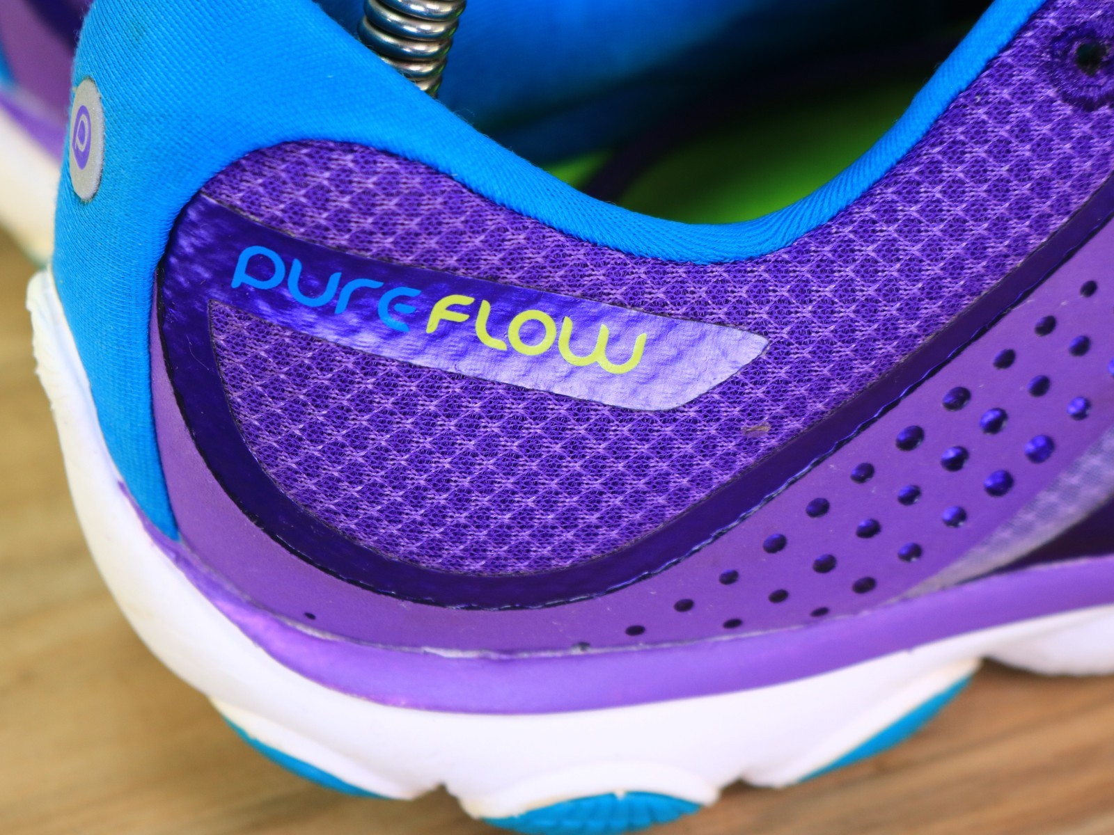 Brooks Pure Flow Mesh Purple Neon Green Low Running Sneaker 1201801b524 Womens 9