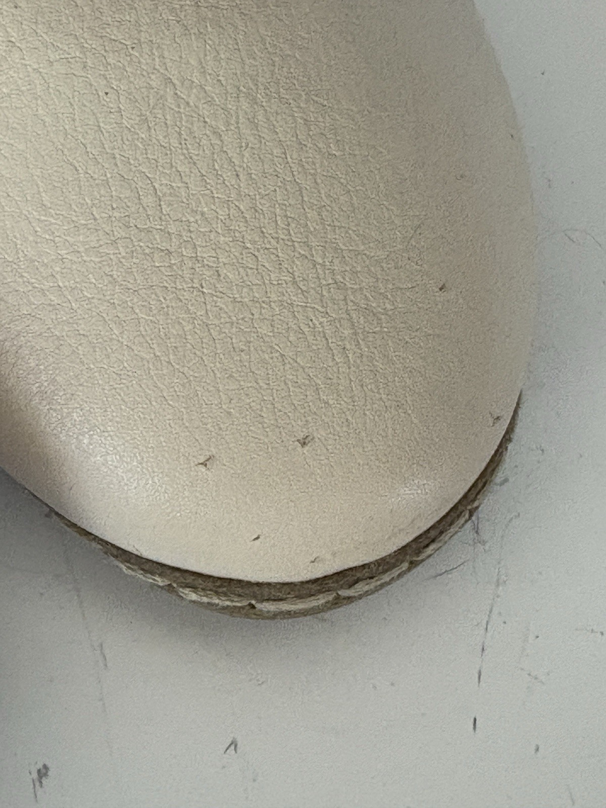 Charix Classic Cream Women’s Slip On Shoes White Leather Loafers Size 42/10.5