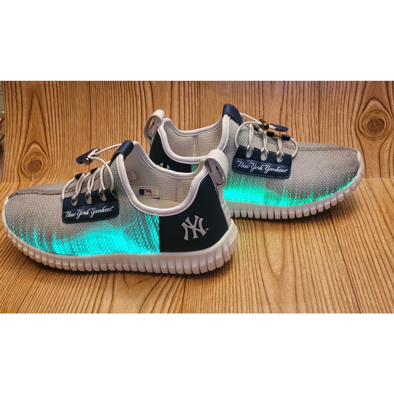 Lumn8 light up NY Yankees slip on shoes Womens Size 9 LED multicolor No charger