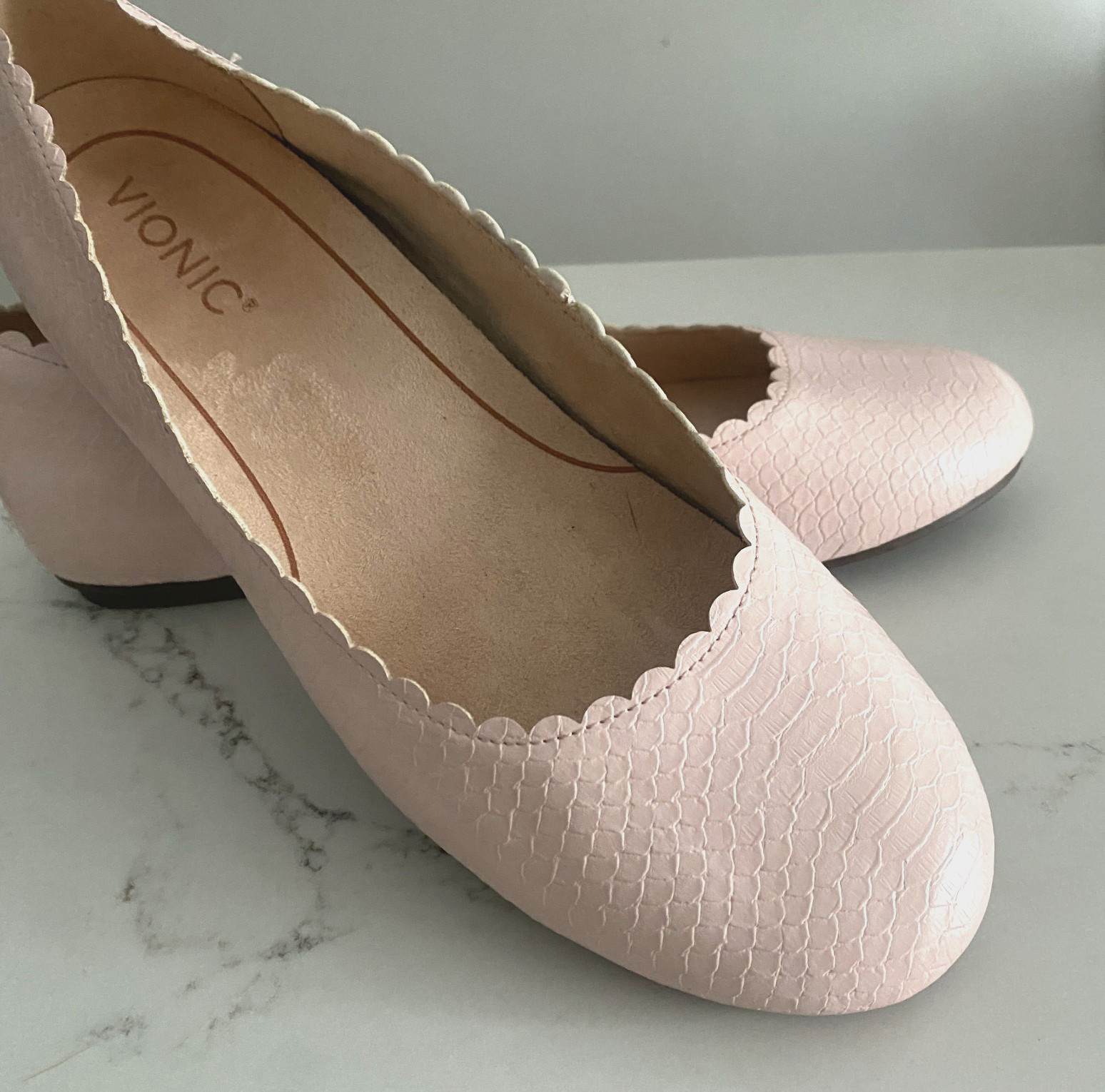 Vionic Julieta Pink Snake Embossed Leather Scalloped Ballet Flats Comfort 9 NWOT