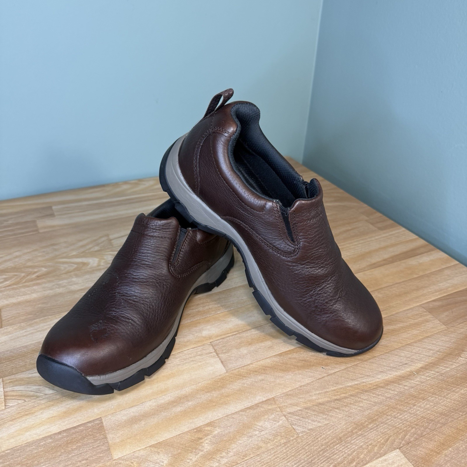 LL Bean 10 Brown Leather Sneaker Slip On Waterproof Insulated Vibram Arctic Grip