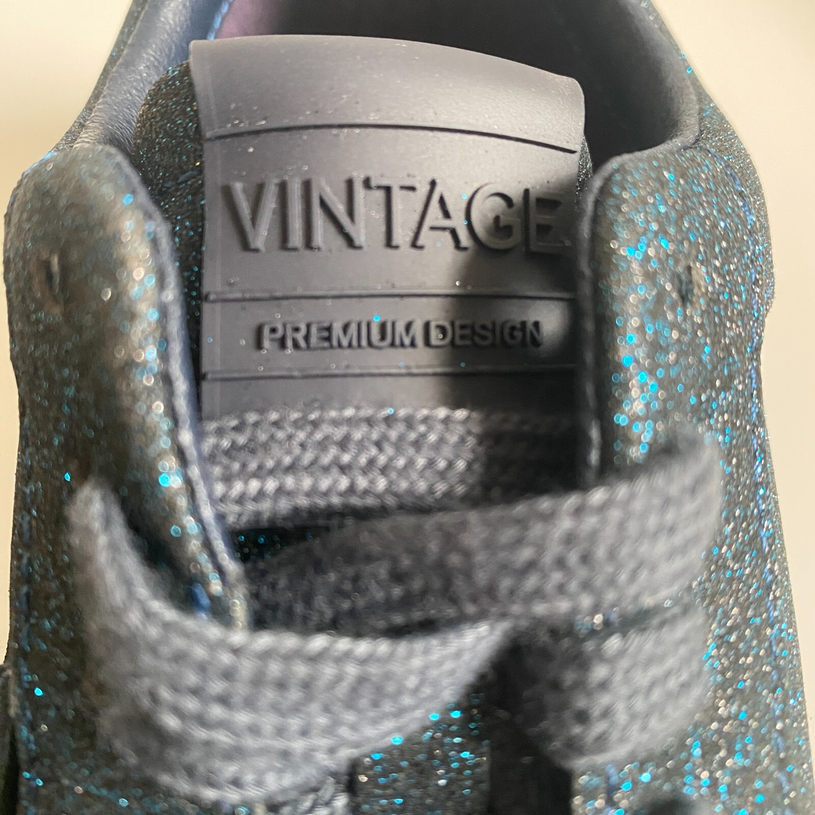 NWT Vintage Havana Premium Design Kara Matt Low Top Lace Up Sneakers Sz 8.5 Fall