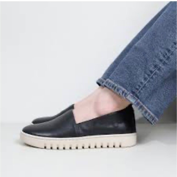 Vionic Uptown A-Line Black Leather Flats Arch Support Comfort Slip-On Shoes