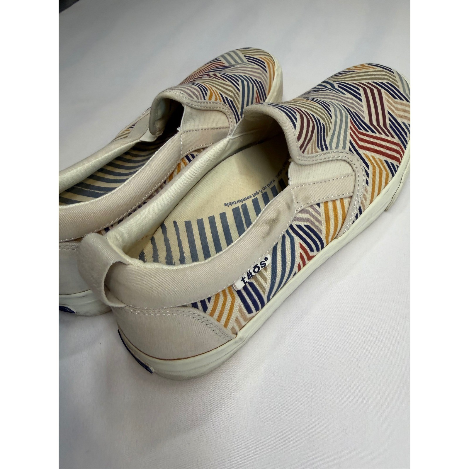 Taos Rubber Soul Slip On Sneakers Multi Color Geometric Canvas Womens 8.5