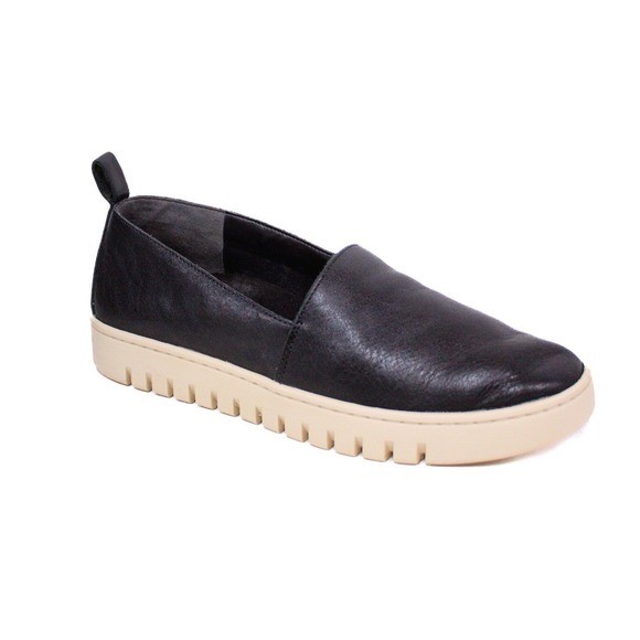 Vionic Uptown A-Line Black Leather Flats Arch Support Comfort Slip-On Shoes