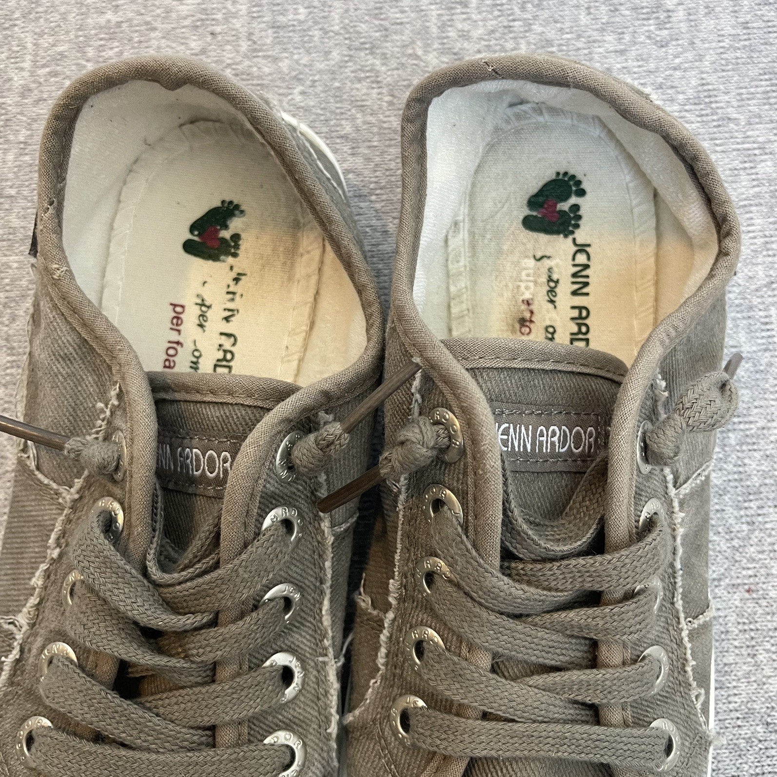 JENN ARDOR SlipOn Canvas Shoes Women Low Top Fashion Sneakers Walking Flats 6.5