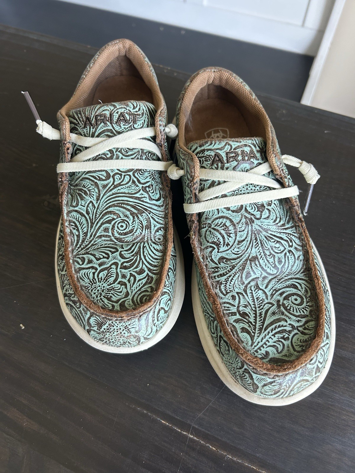 Ariat Hilo Turquoise and Brown Floral Emboss Womens Size 6.5B Casual shoes
