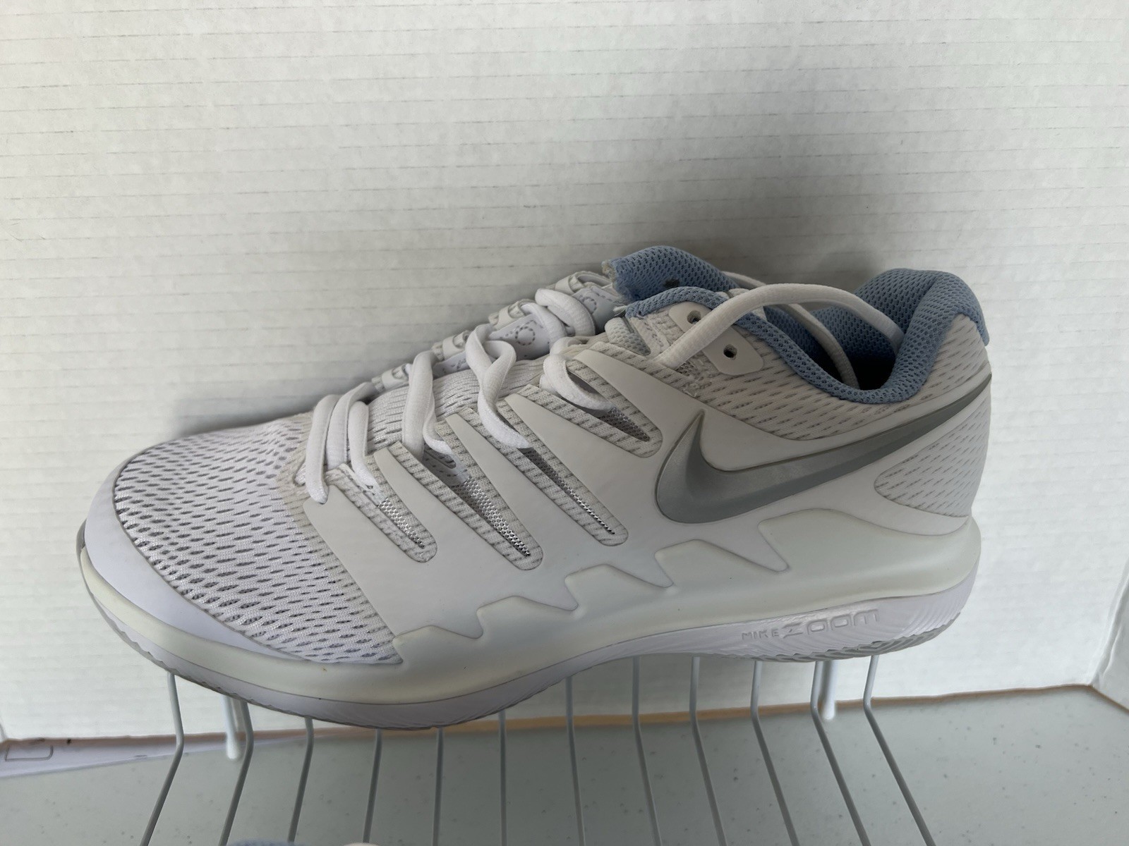 Nike Court Air Zoom Vapor X HC Womens Shoes White Silver AA8027-105 Size 9.5 NEW